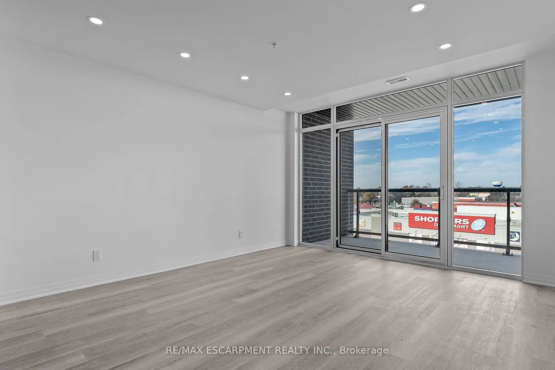 Photo 12 of Unit 504, 5 Hamilton Street, Hamilton, Waterdown — HOMEH