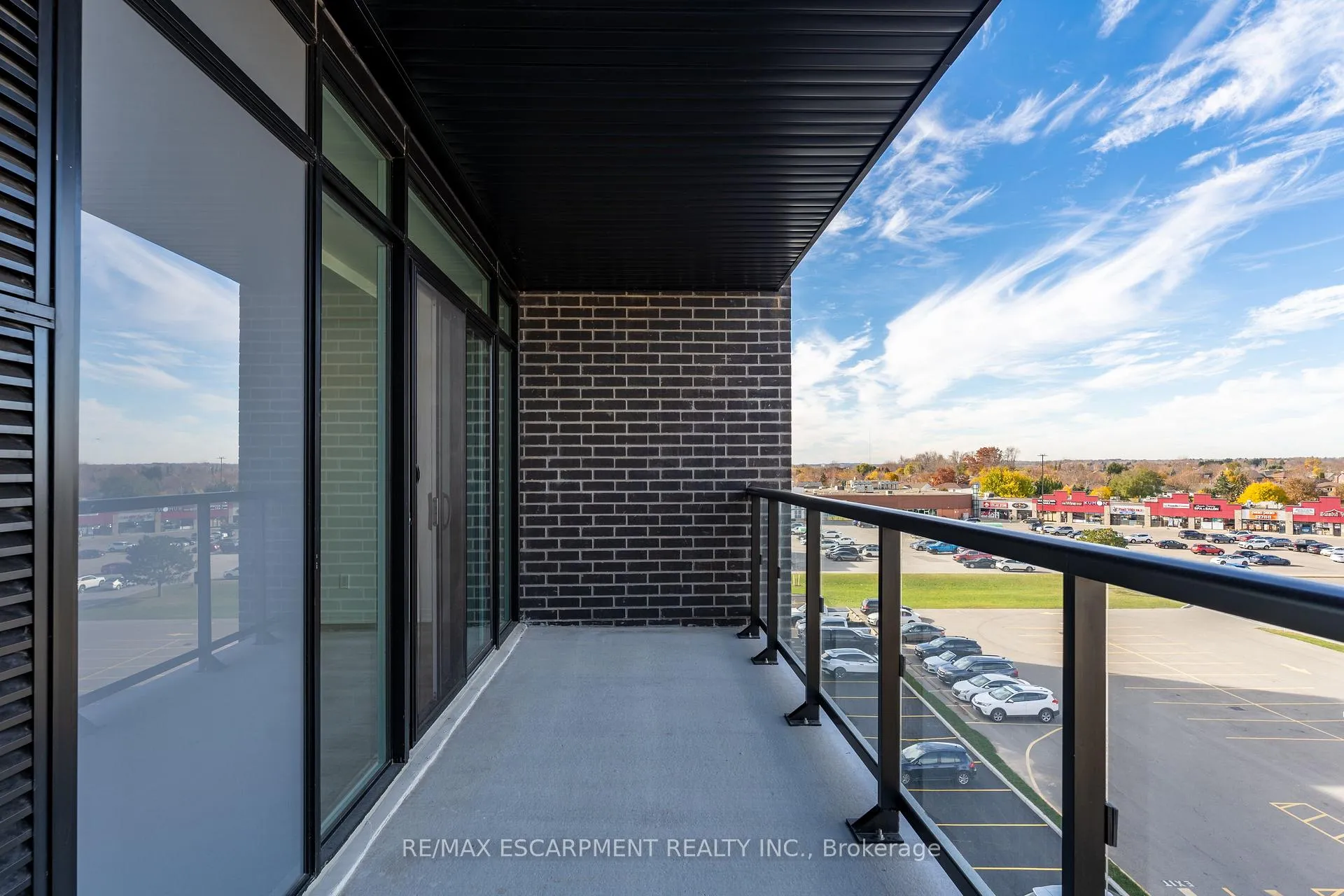 Photo 14 of Unit 504, 5 Hamilton Street, Hamilton, Waterdown — HOMEH