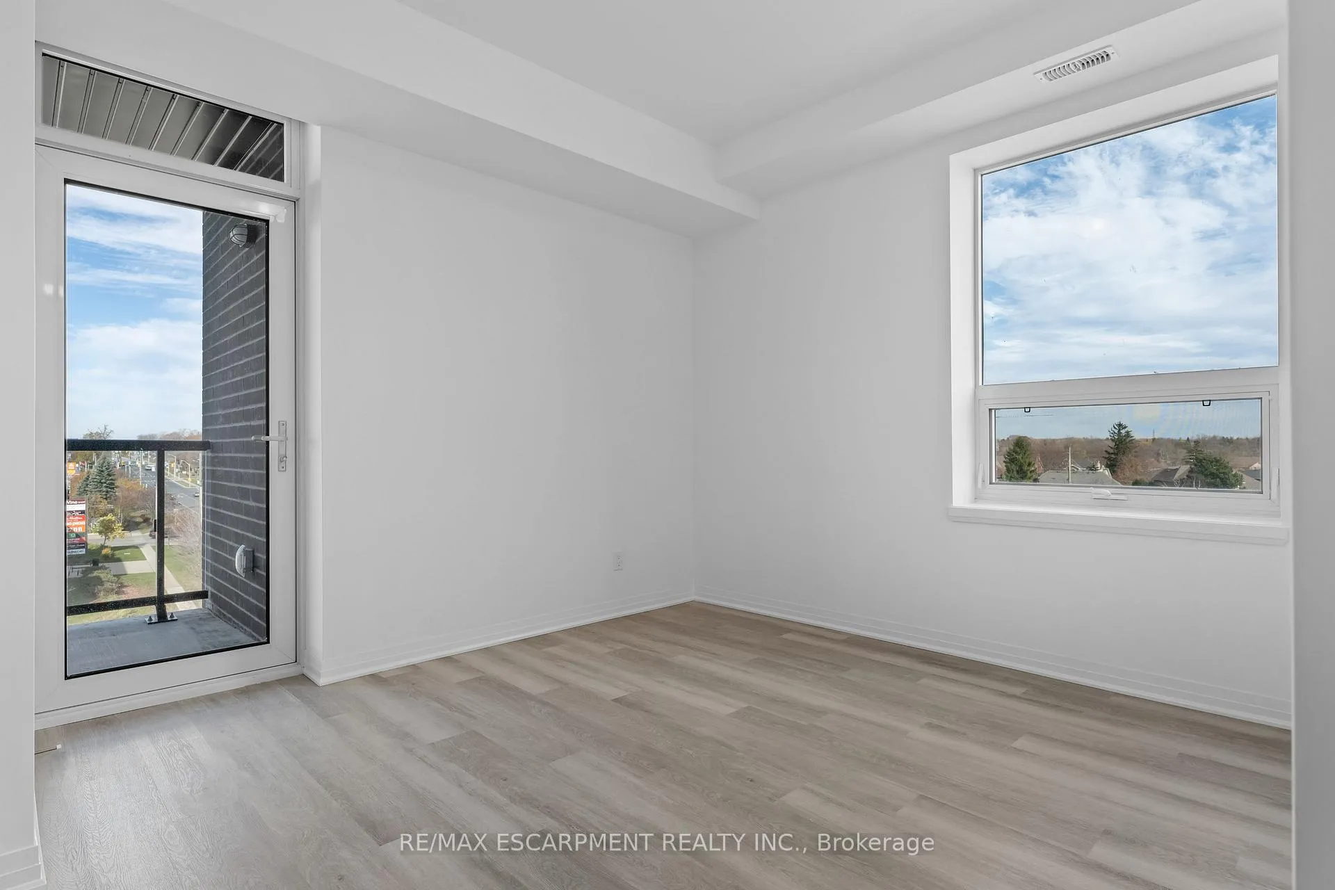 Photo 23 of Unit 504, 5 Hamilton Street, Hamilton, Waterdown — HOMEH