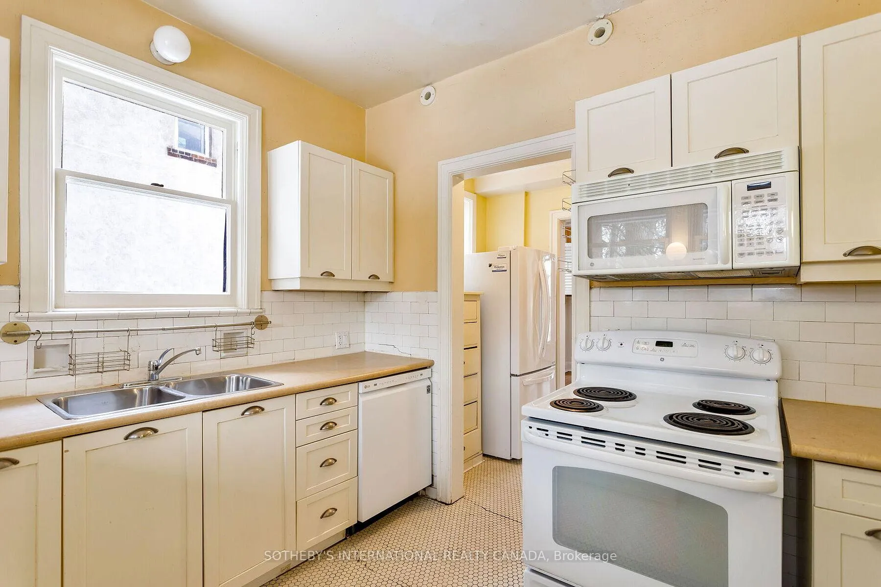 Photo 21 of 16 Rose Park Crescent, Toronto, Rosedale-Moore Park — HOMEH