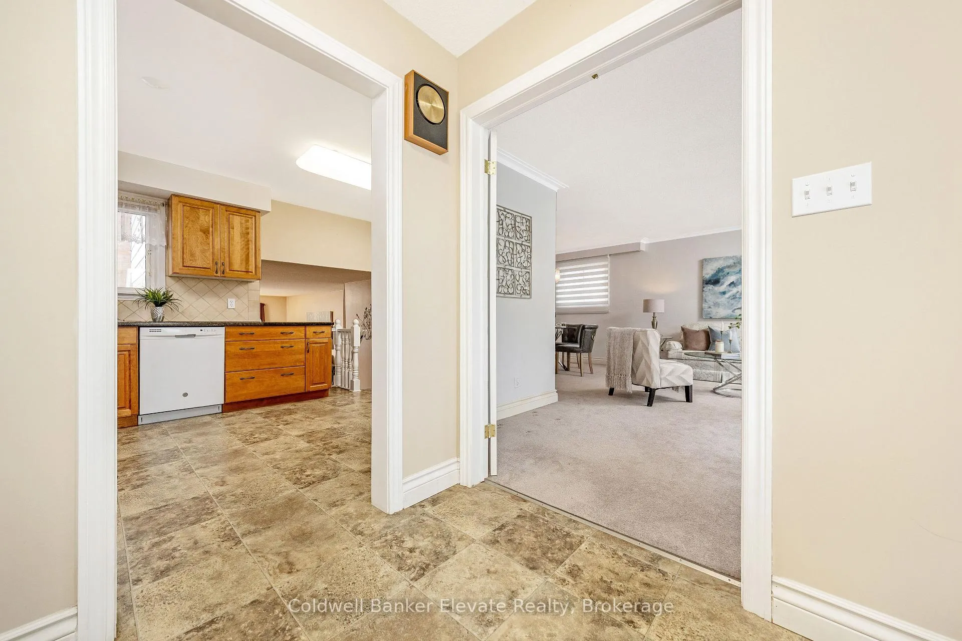 Photo 7 of 234 Delrex Boulevard, Halton Hills, Georgetown — HOMEH