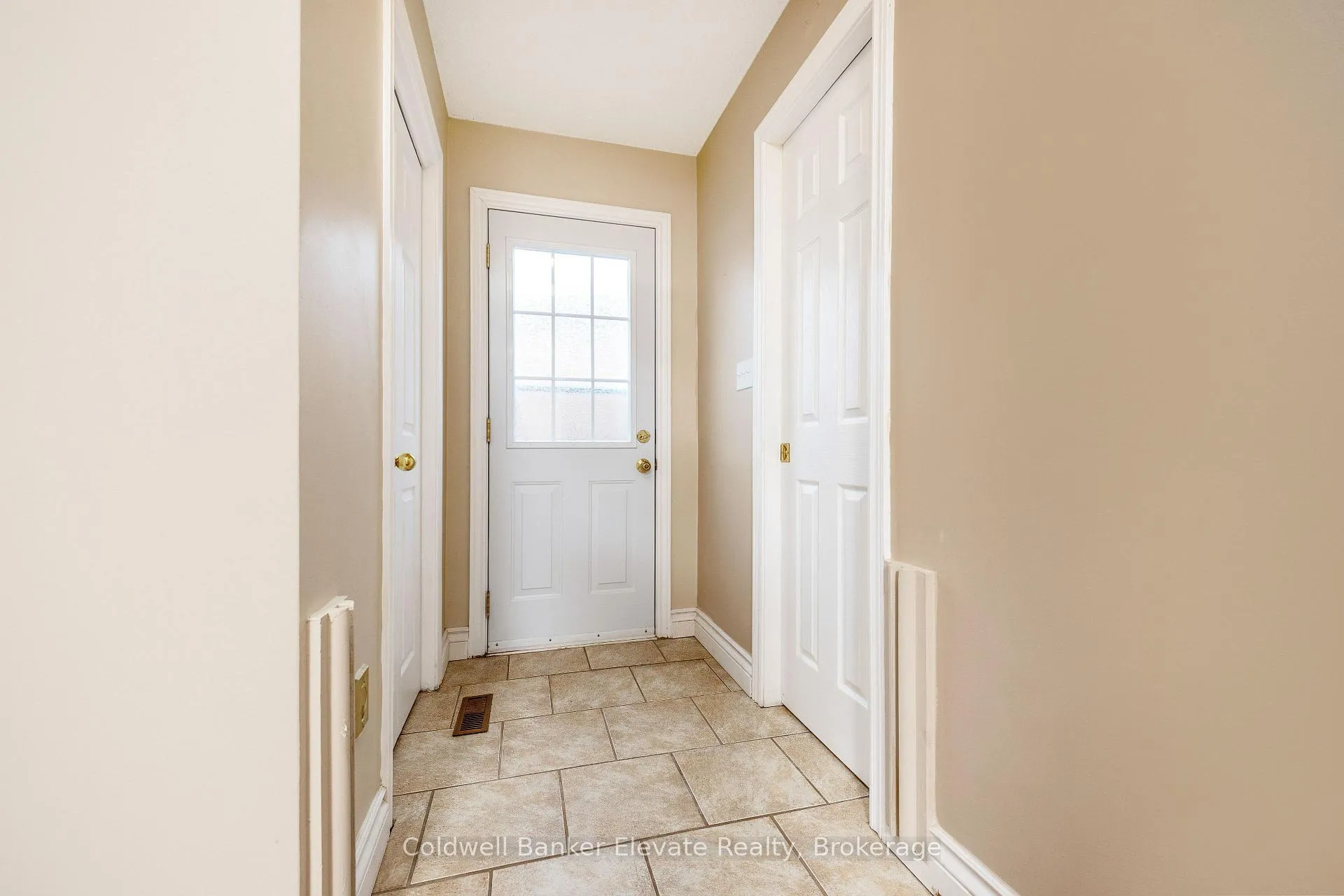 Photo 23 of 234 Delrex Boulevard, Halton Hills, Georgetown — HOMEH