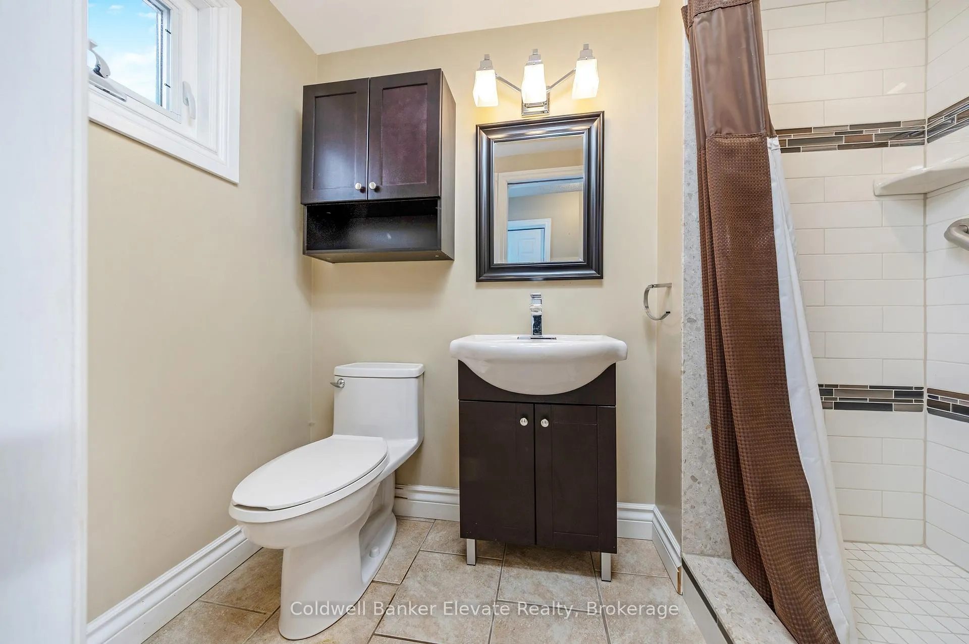Photo 24 of 234 Delrex Boulevard, Halton Hills, Georgetown — HOMEH
