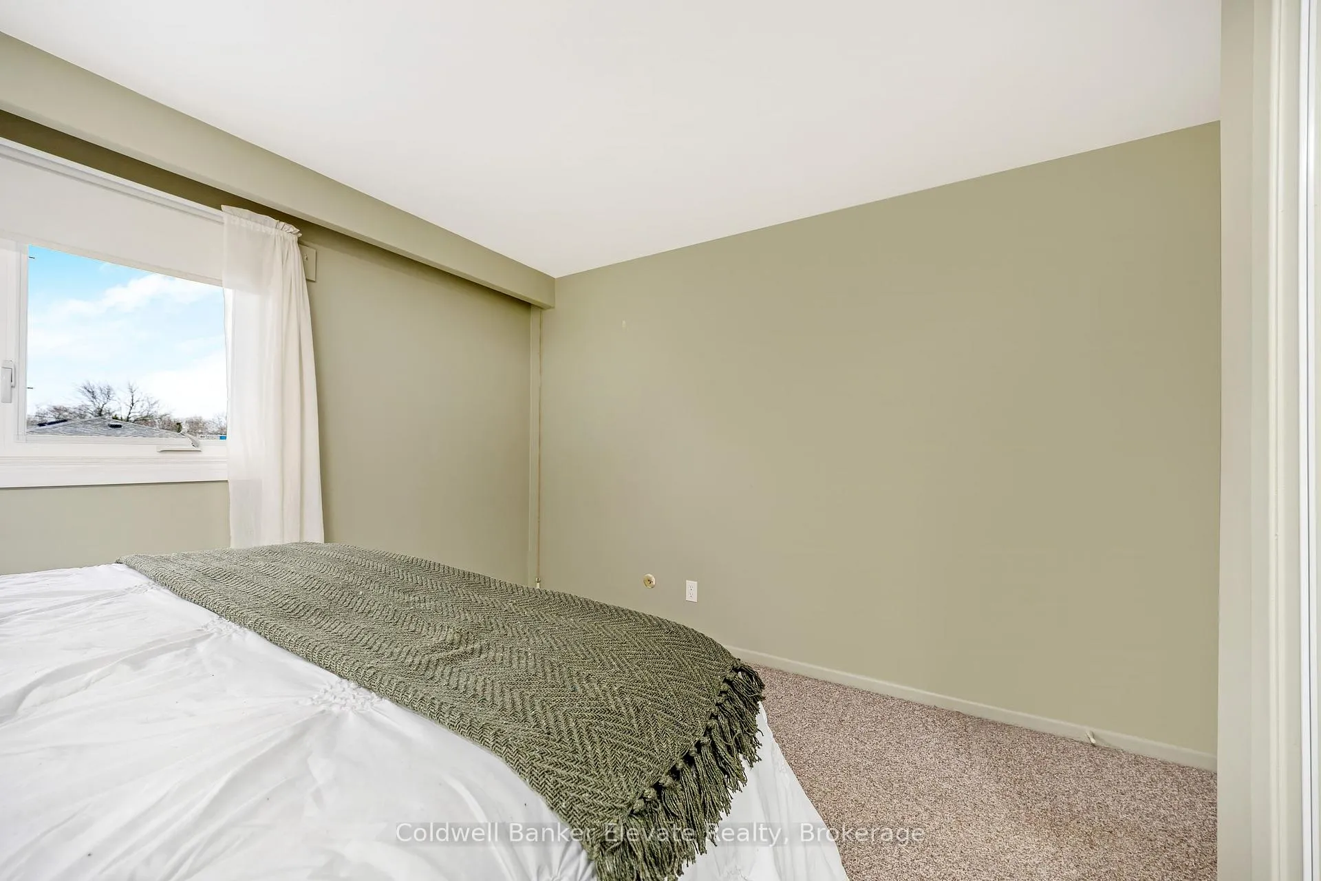 Photo 28 of 234 Delrex Boulevard, Halton Hills, Georgetown — HOMEH