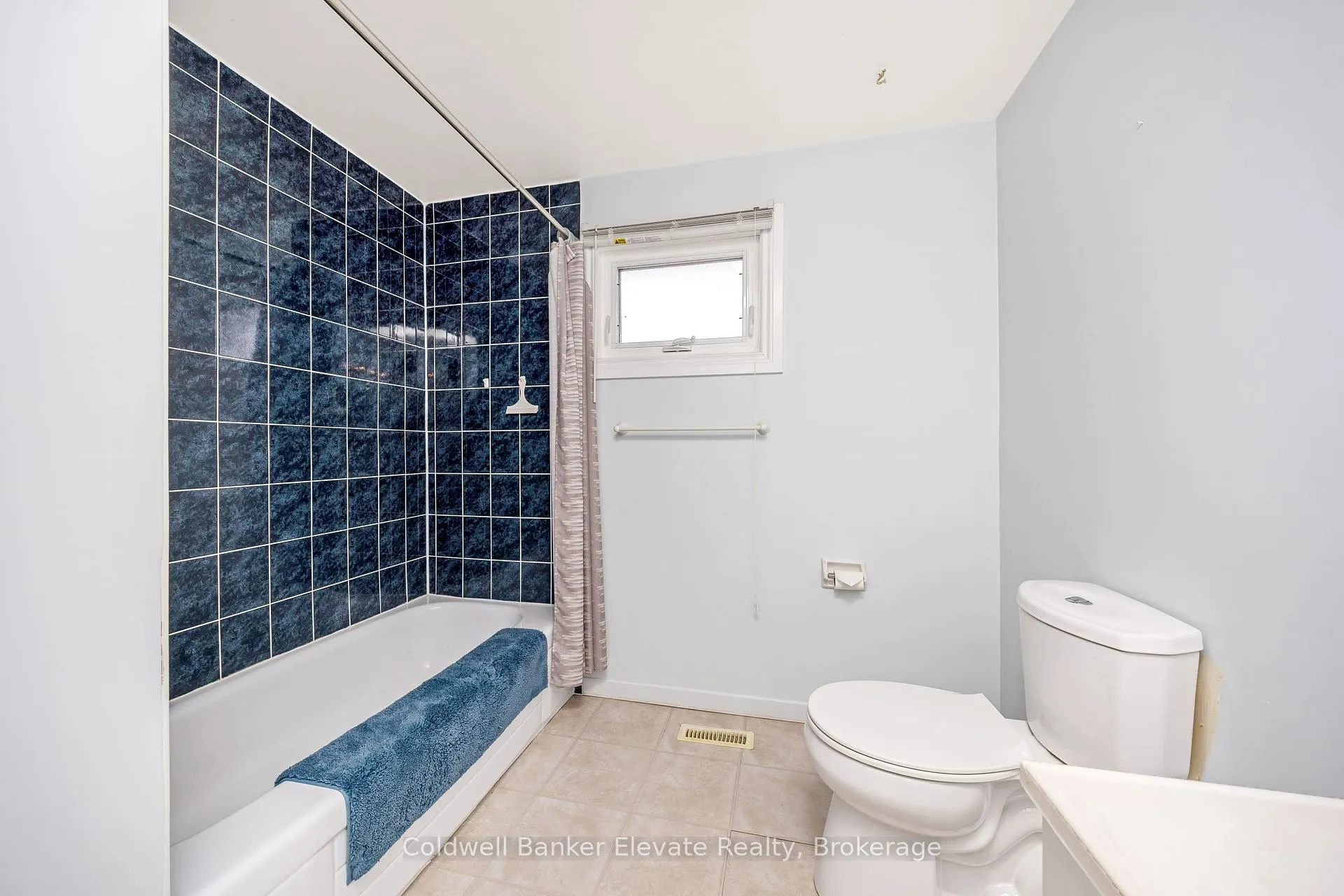 Photo 30 of 234 Delrex Boulevard, Halton Hills, Georgetown — HOMEH