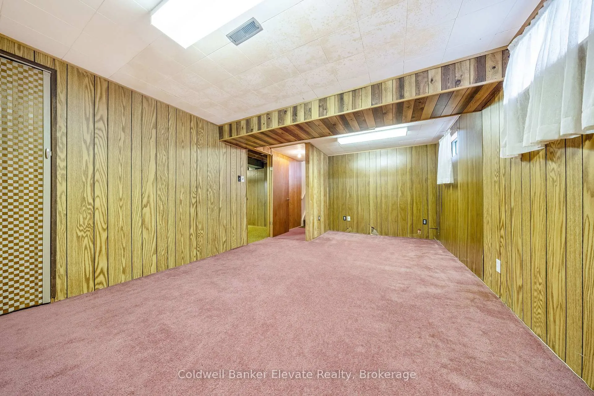 Photo 35 of 234 Delrex Boulevard, Halton Hills, Georgetown — HOMEH