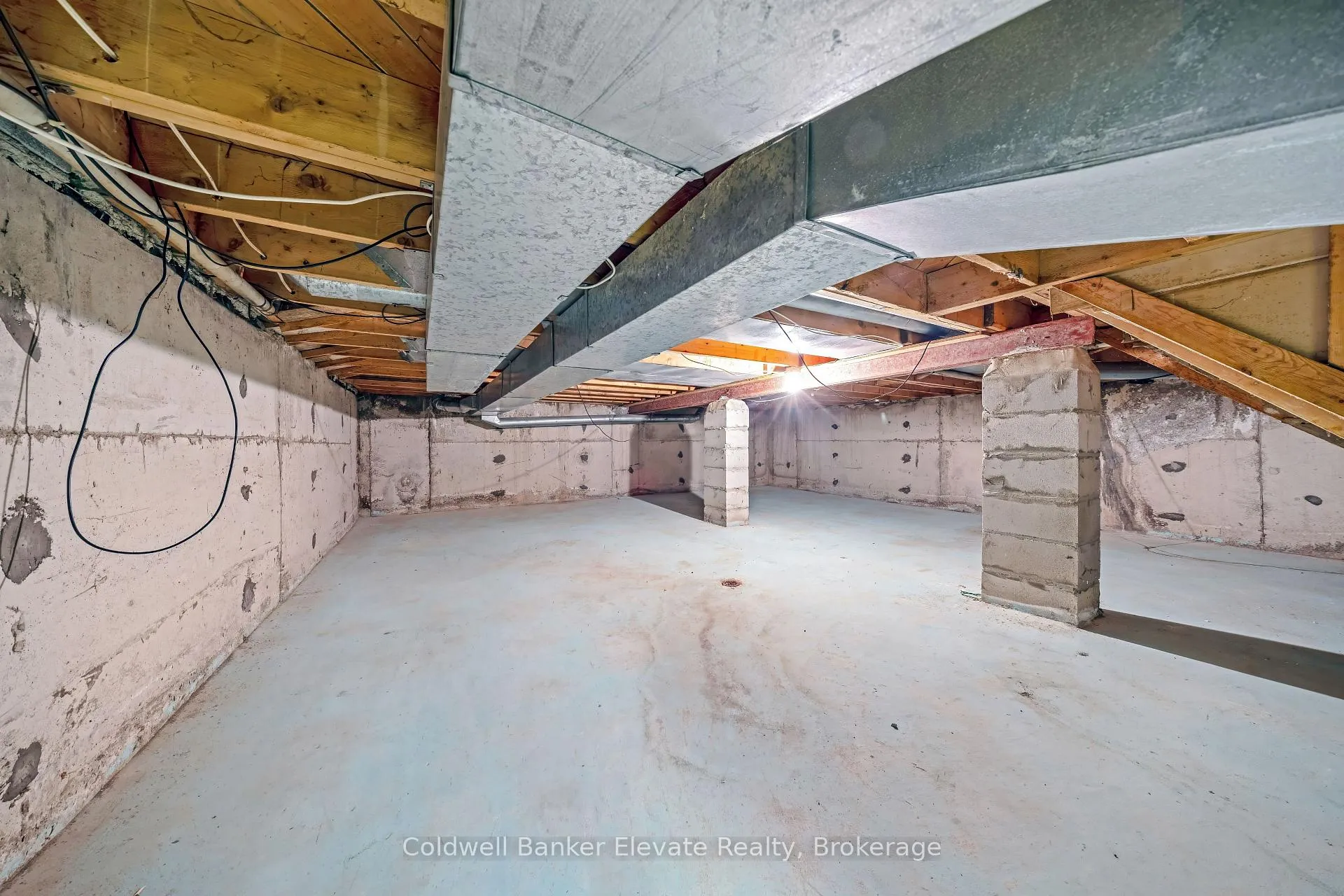 Photo 37 of 234 Delrex Boulevard, Halton Hills, Georgetown — HOMEH