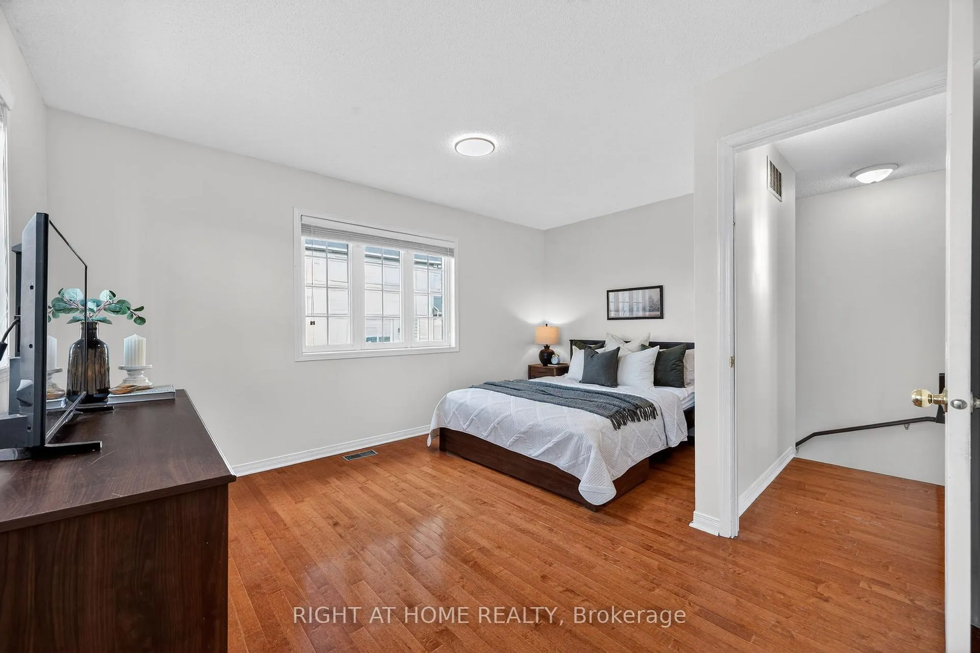 Photo 22 of Unit 12, 1070 Glenbourne Drive, Oshawa, Pinecrest — HOMEH