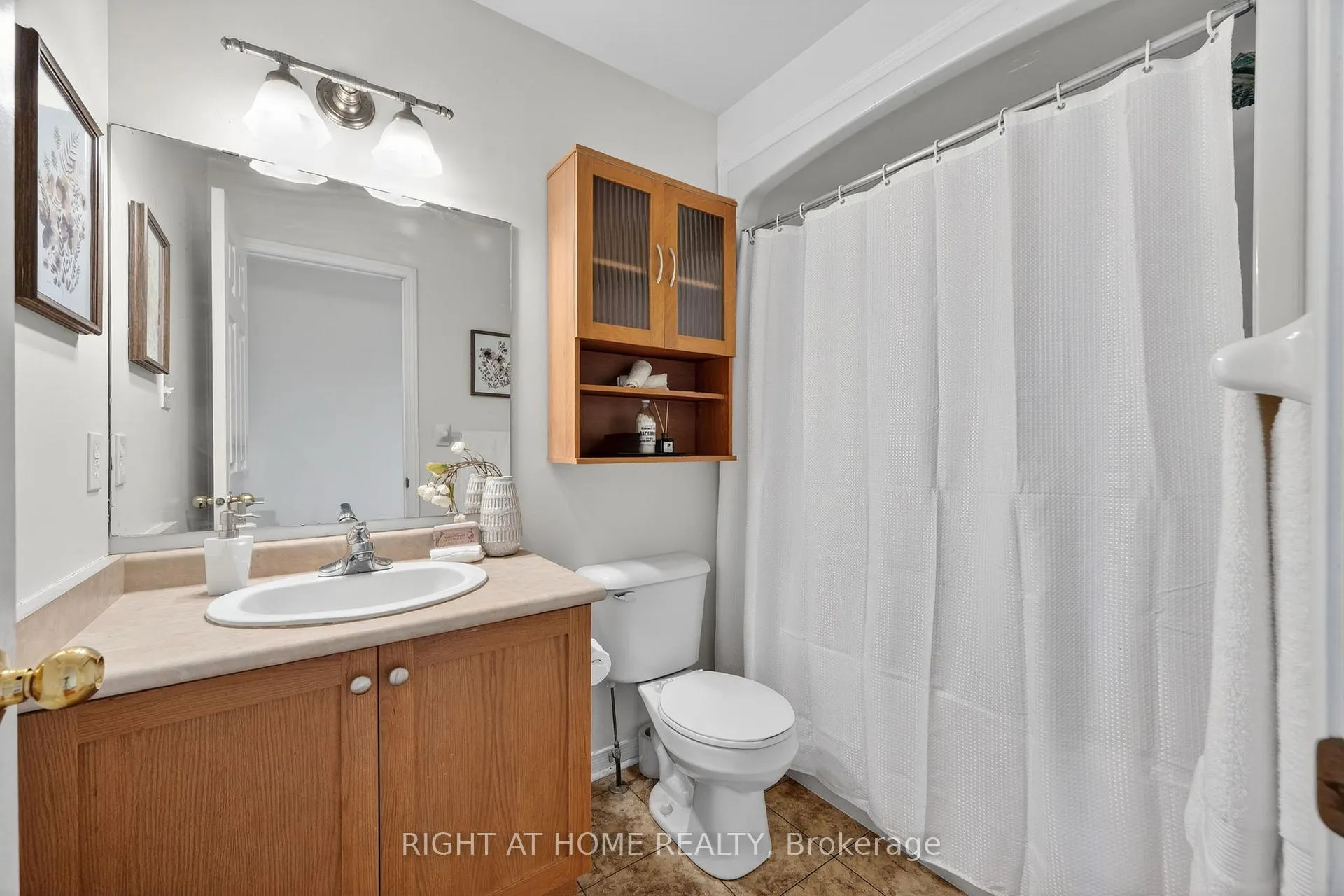 Photo 28 of Unit 12, 1070 Glenbourne Drive, Oshawa, Pinecrest — HOMEH