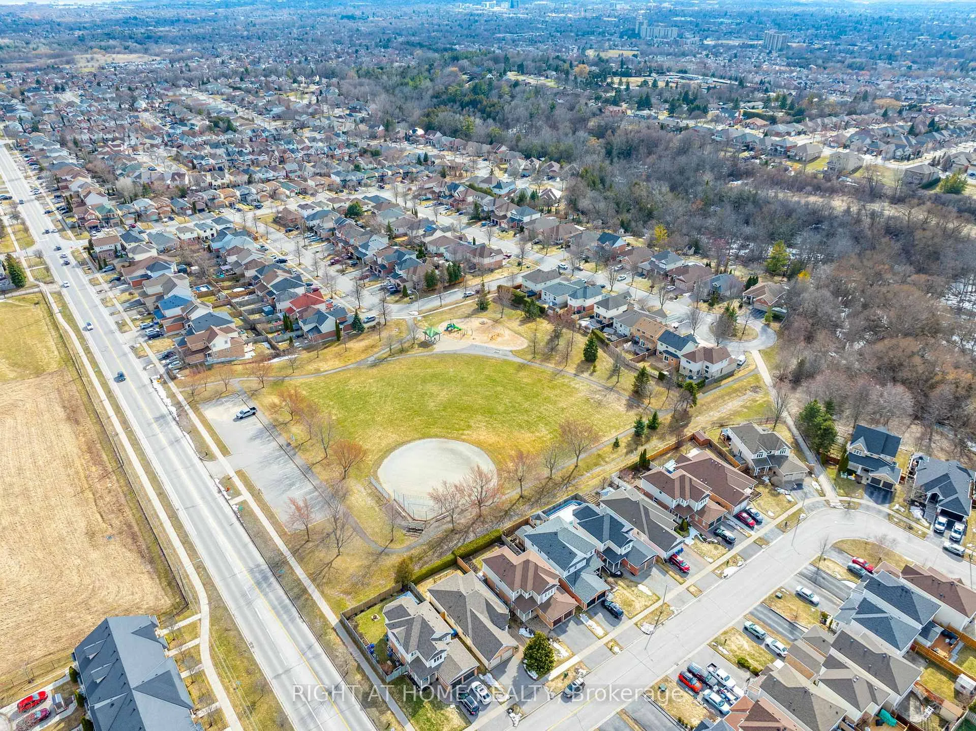 Photo 43 of Unit 12, 1070 Glenbourne Drive, Oshawa, Pinecrest — HOMEH