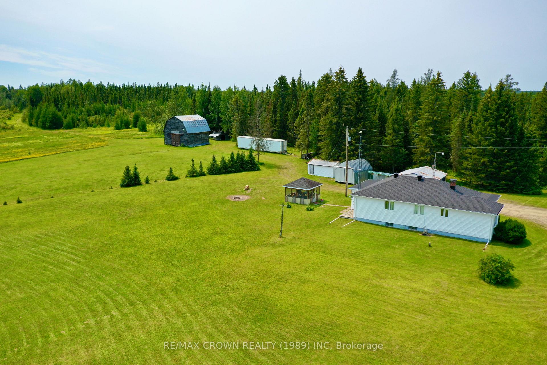Photo 8 of 298 Highway 11, Kapuskasing — HOMEH