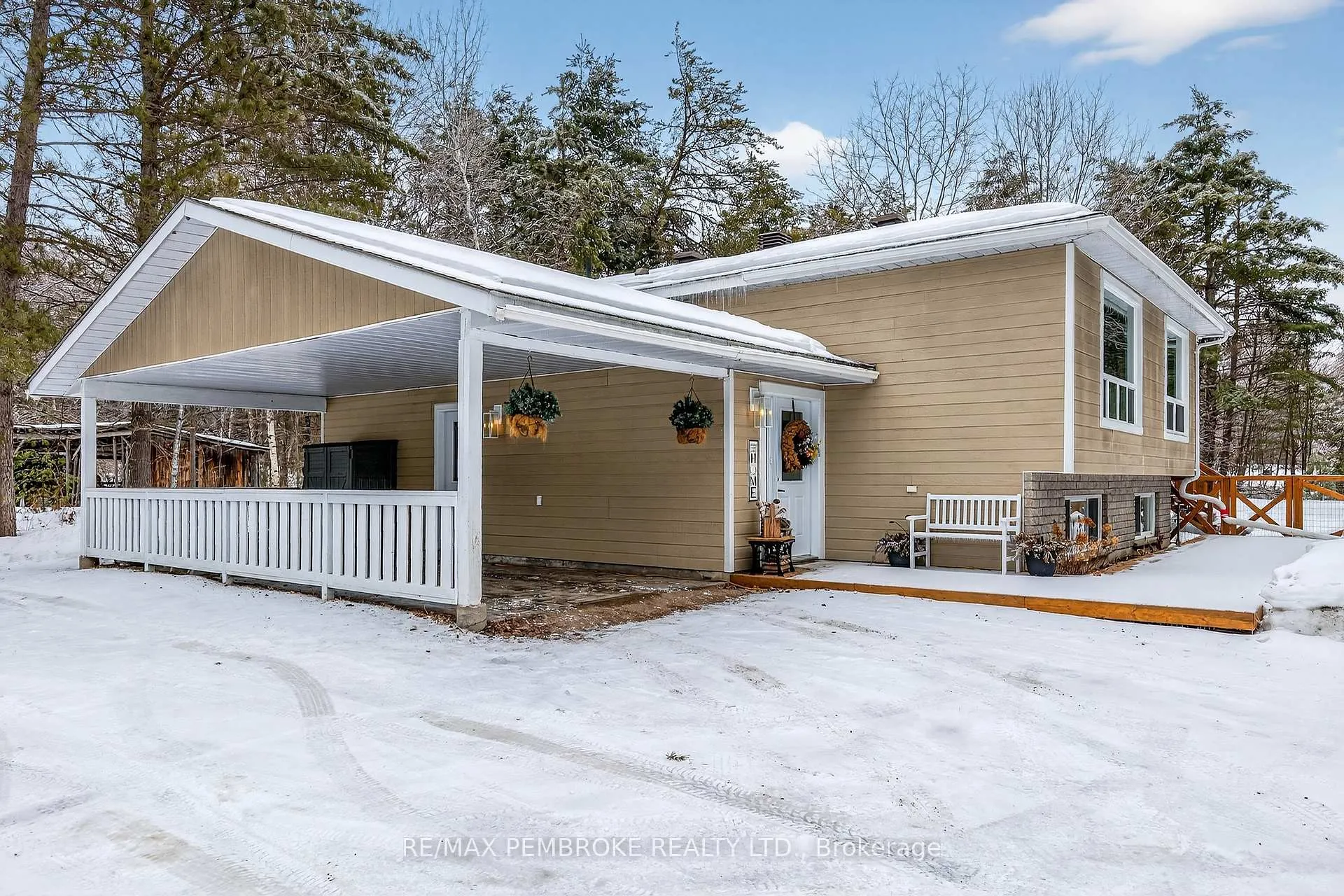 Photo 3 of 666 Doran Road, Petawawa — HOMEH
