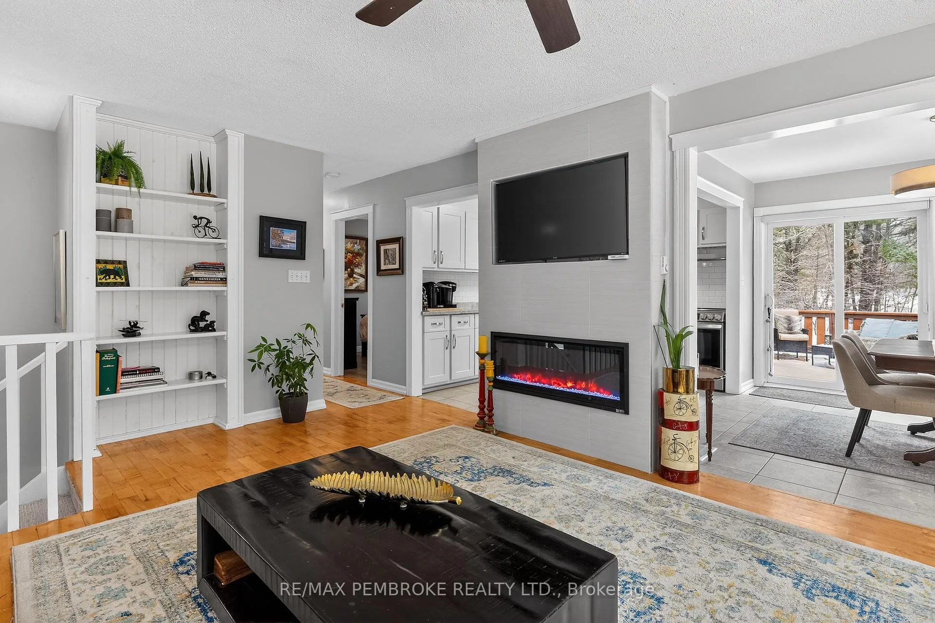 Photo 8 of 666 Doran Road, Petawawa — HOMEH