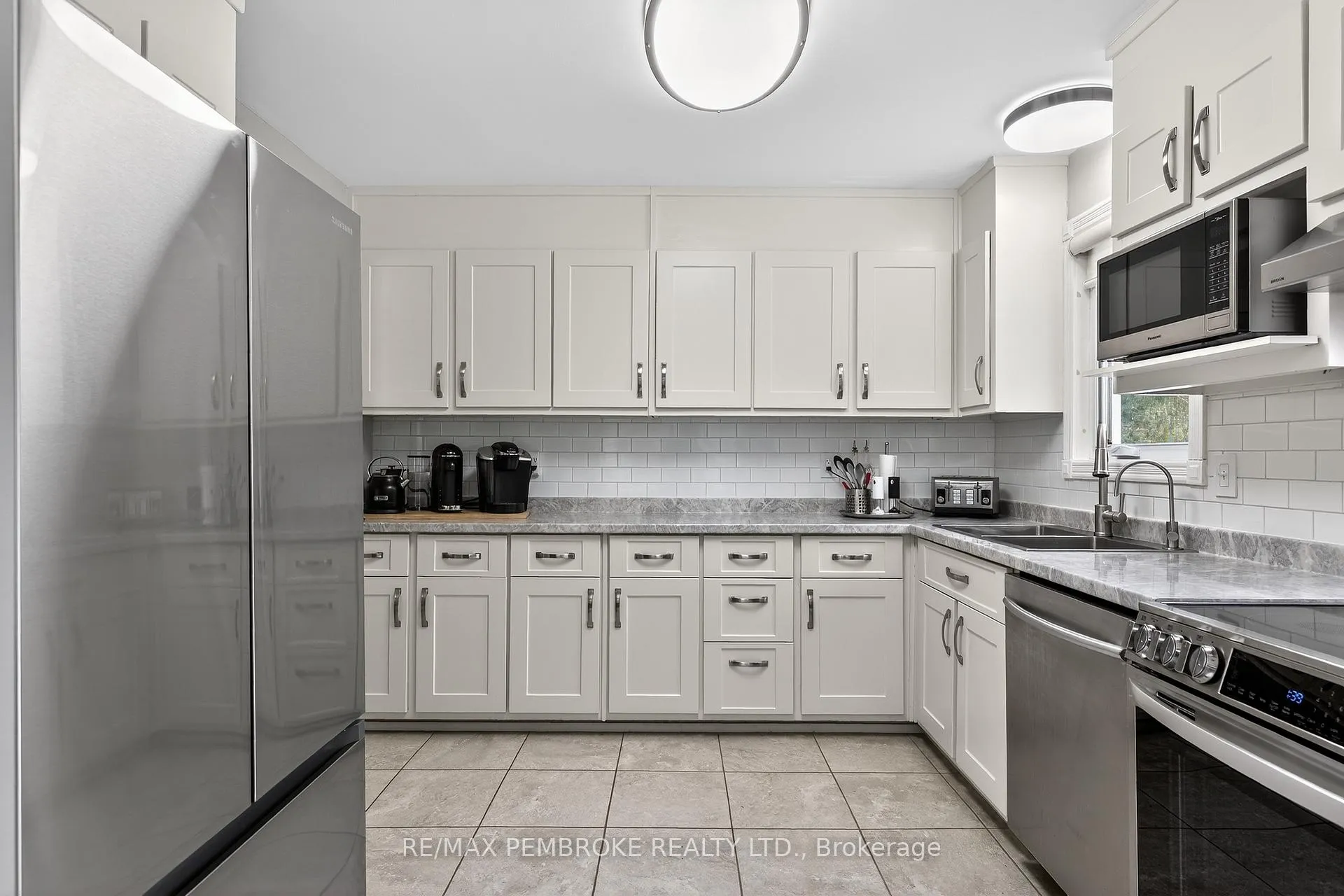 Photo 11 of 666 Doran Road, Petawawa — HOMEH