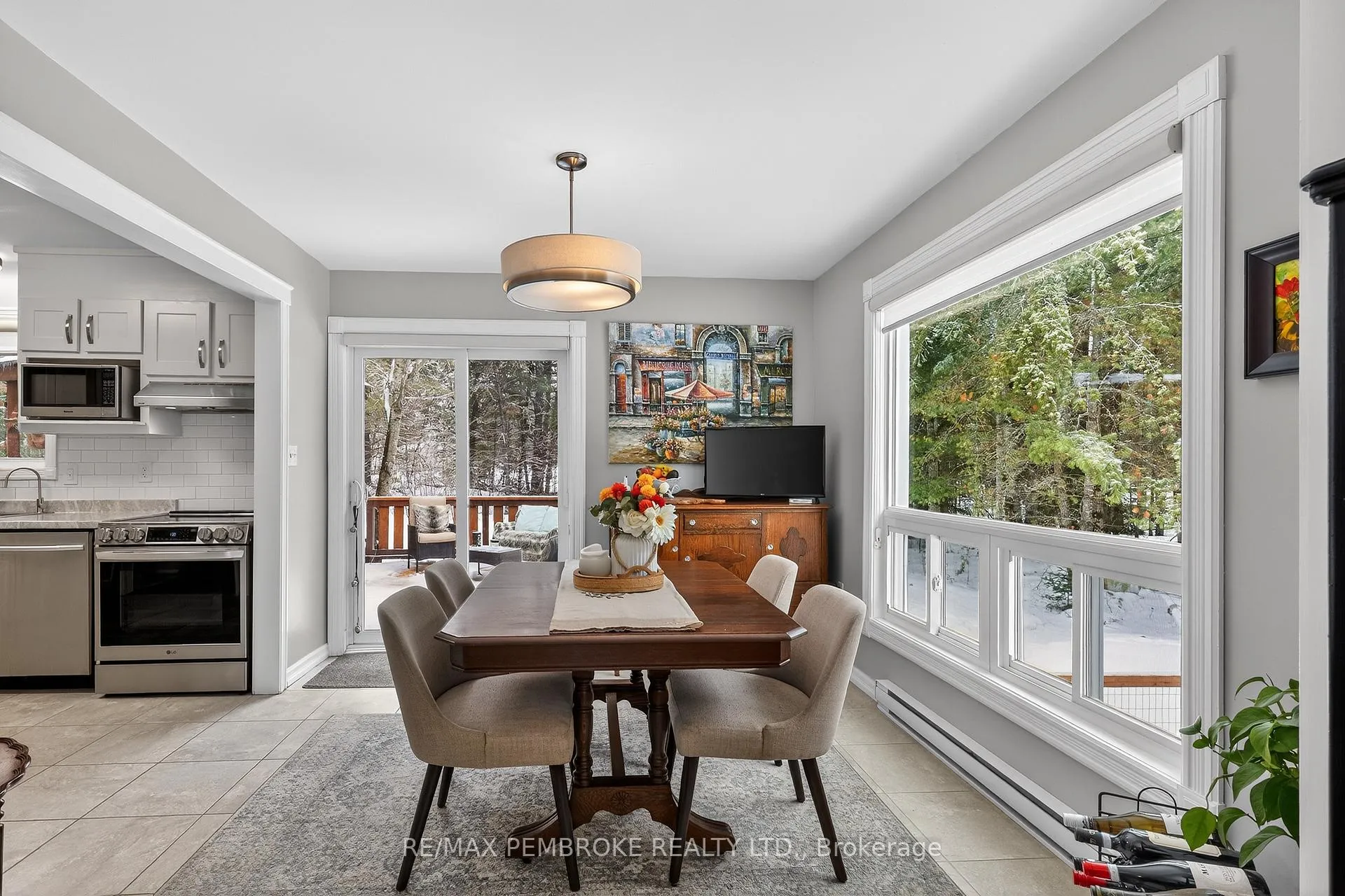 Photo 16 of 666 Doran Road, Petawawa — HOMEH