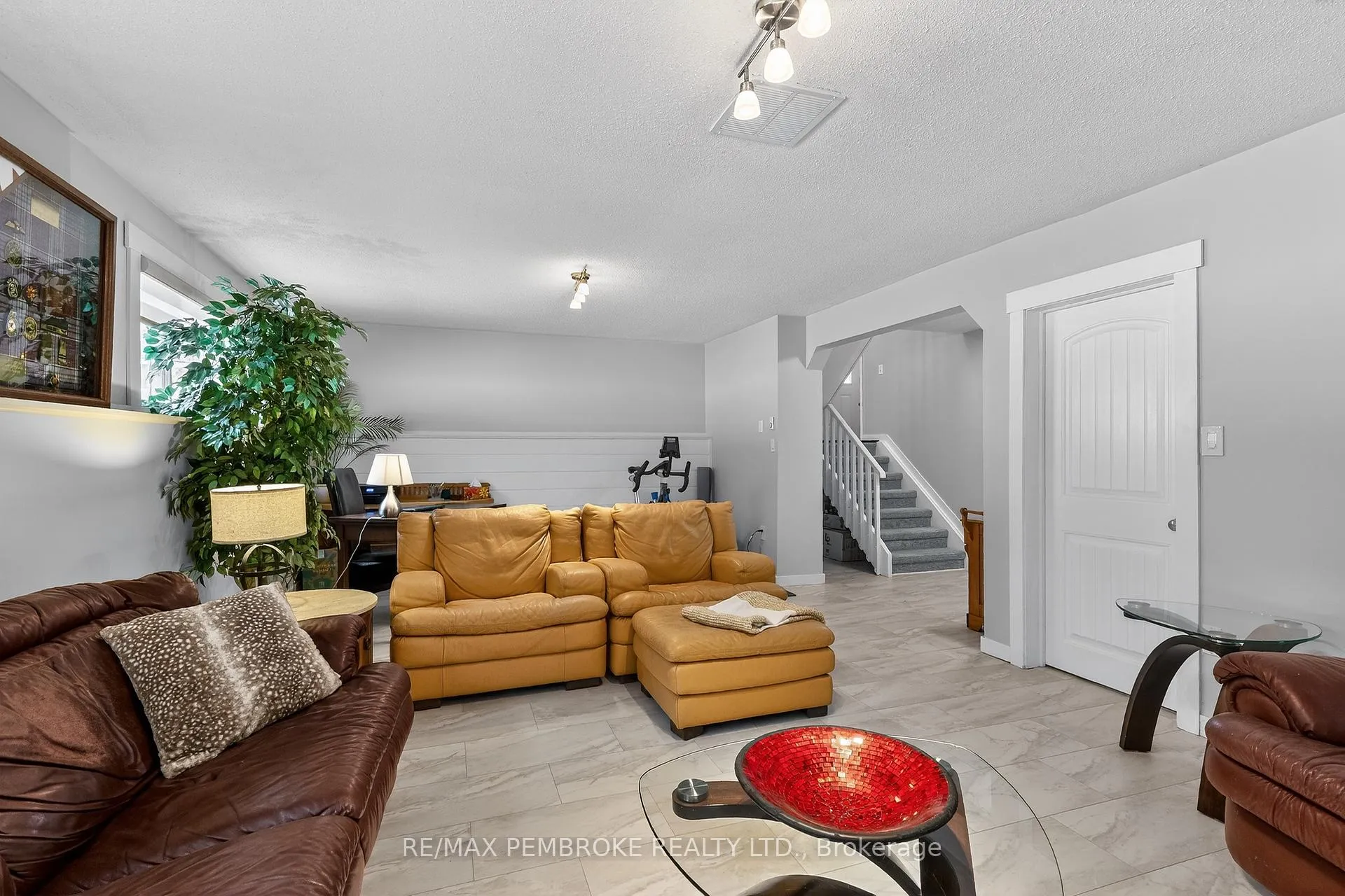 Photo 36 of 666 Doran Road, Petawawa — HOMEH