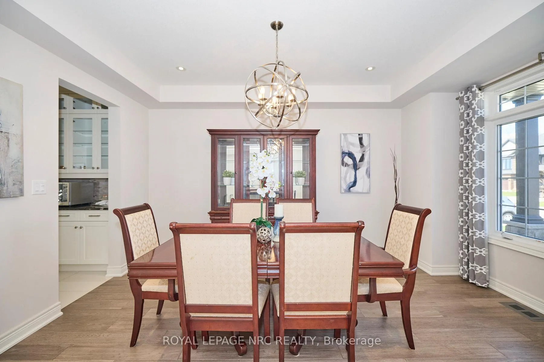 Photo 13 of 9324 Madison Crescent, Niagara Falls, Forestview — HOMEH