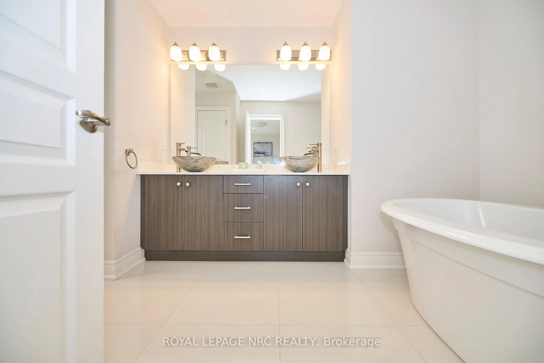 Photo 27 of 9324 Madison Crescent, Niagara Falls, Forestview — HOMEH