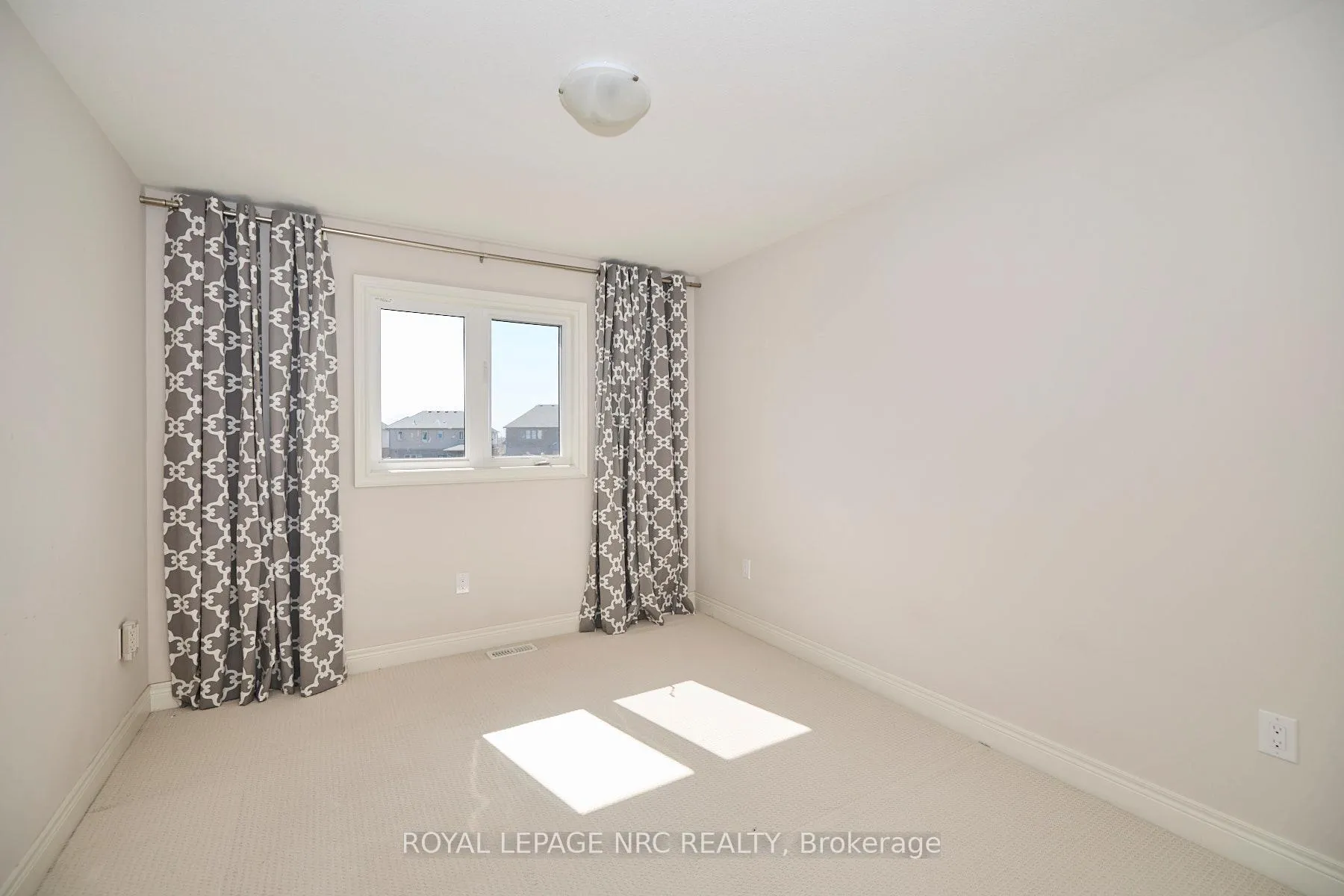 Photo 31 of 9324 Madison Crescent, Niagara Falls, Forestview — HOMEH