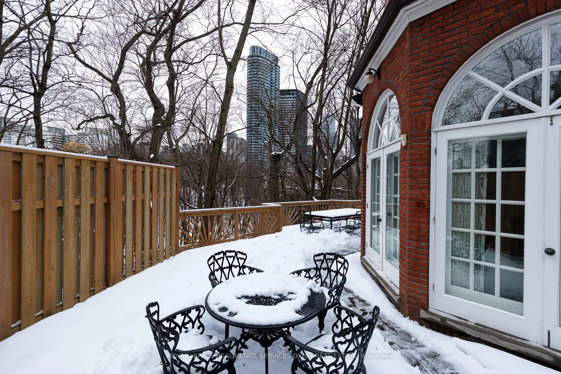 Photo 33 of 5 Castle Frank Crescent, Toronto, Rosedale-Moore Park — HOMEH