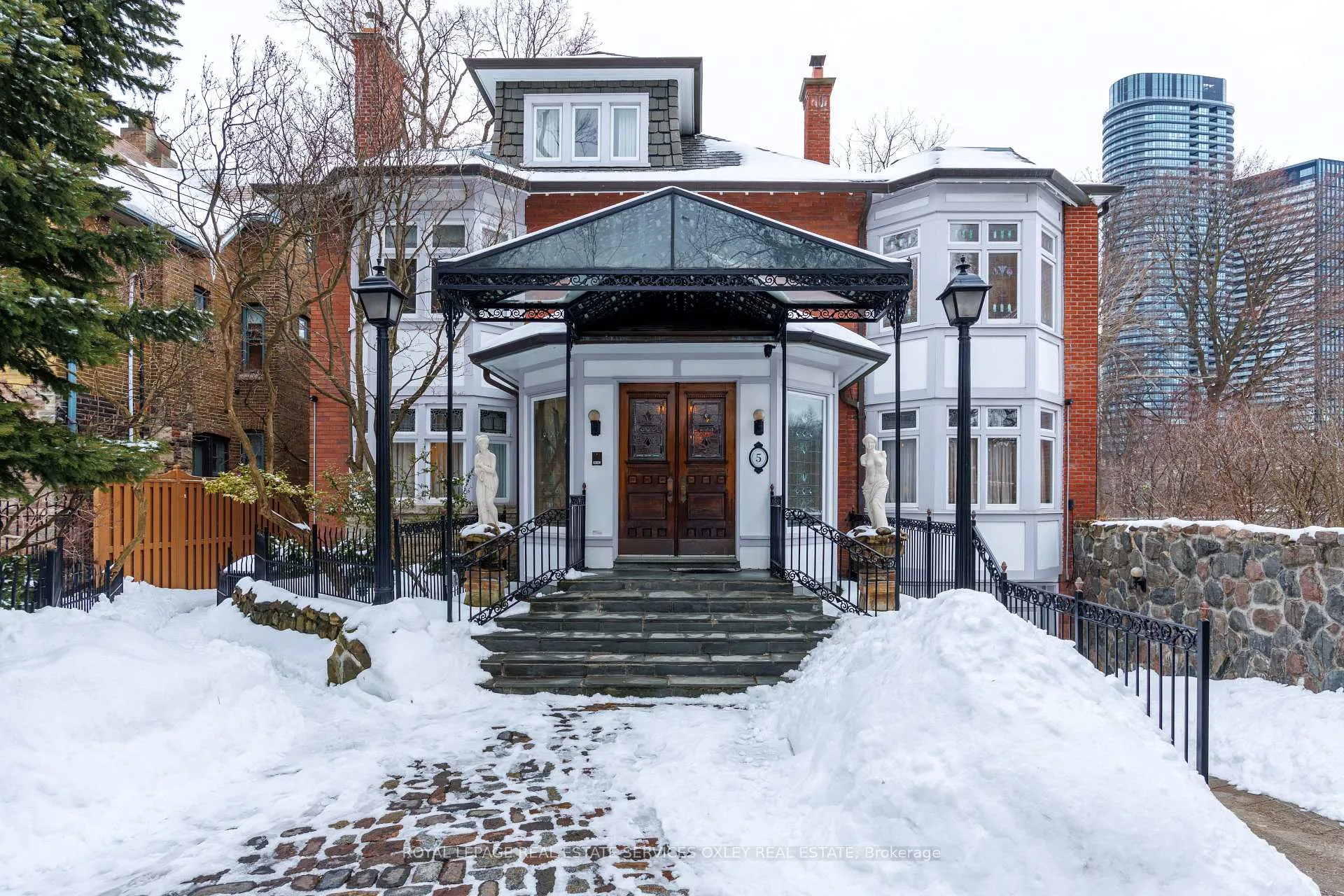 Photo 36 of 5 Castle Frank Crescent, Toronto, Rosedale-Moore Park — HOMEH