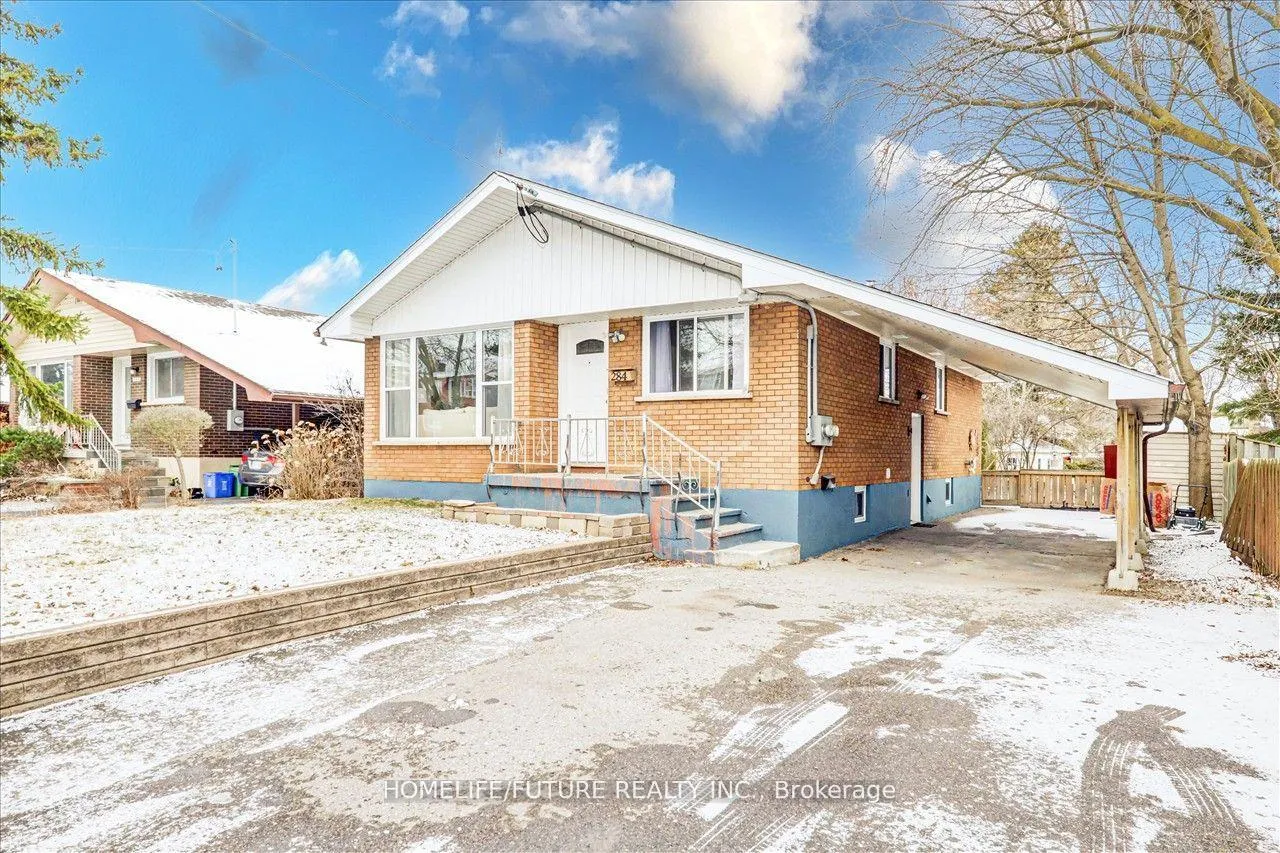 Front of Unit Main, 284 Adelaide Avenue W