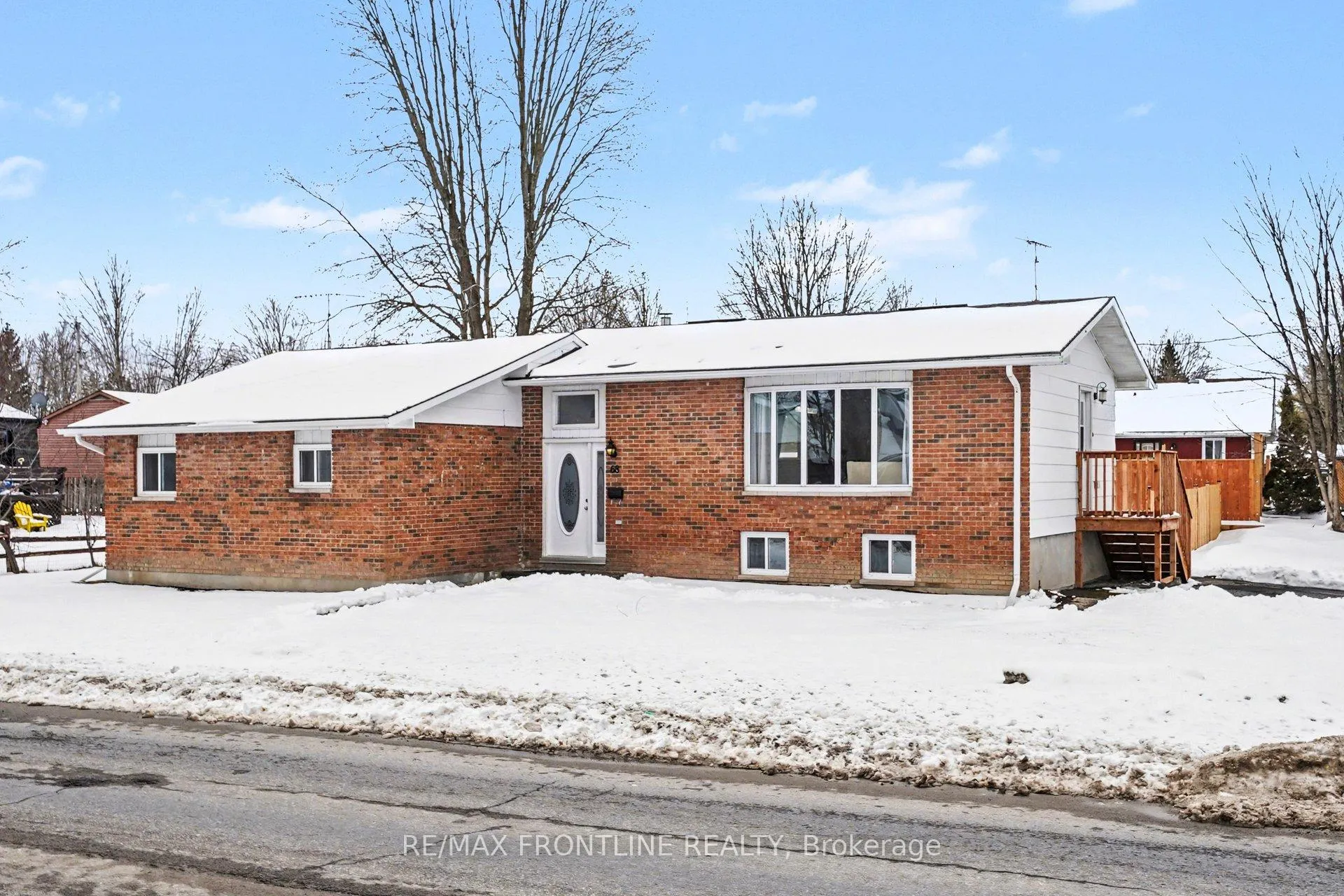 Front of 68 Drummond Street W