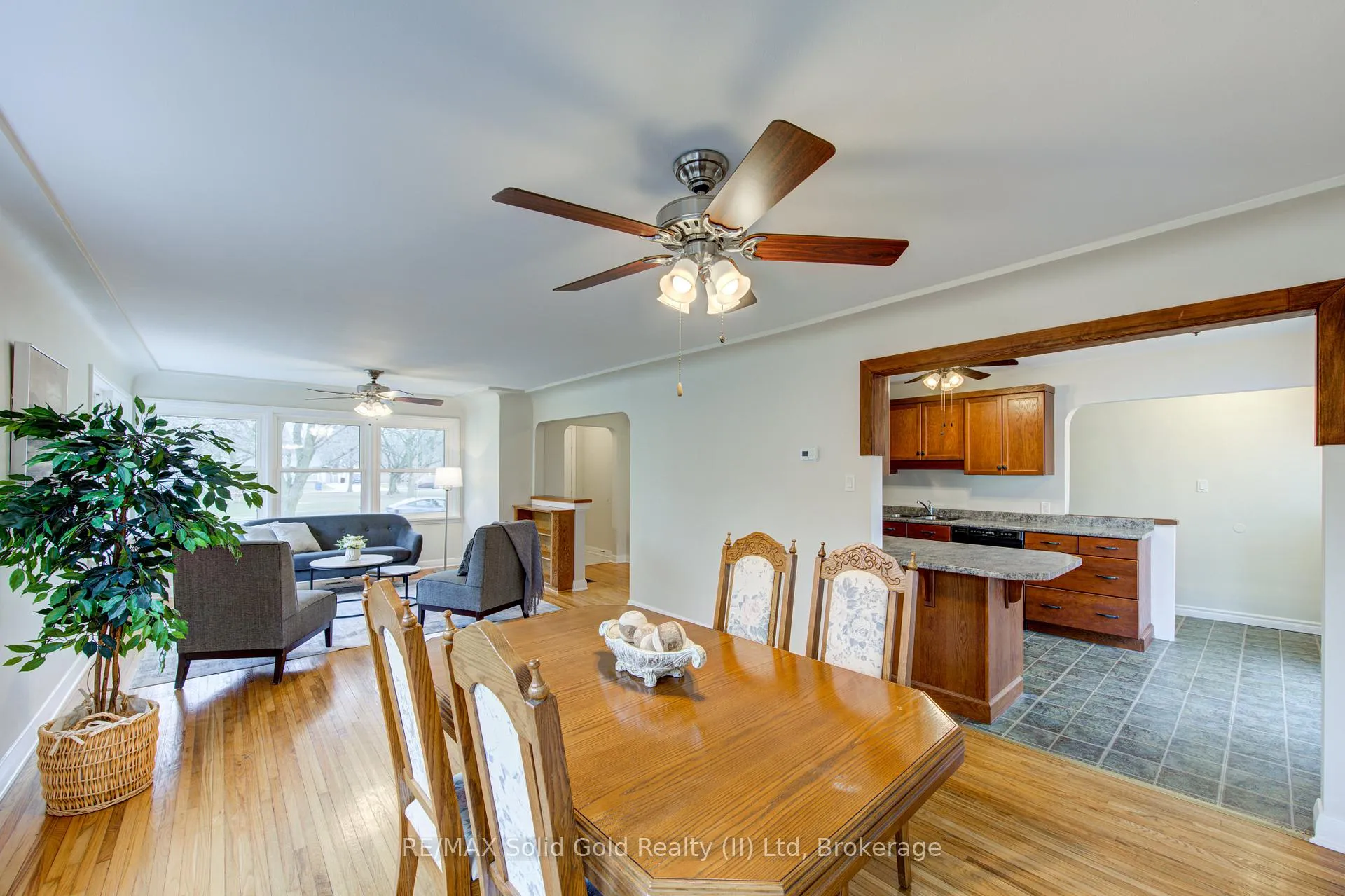 Photo 5 of 133 Glastonbury Crescent, Stratford — HOMEH