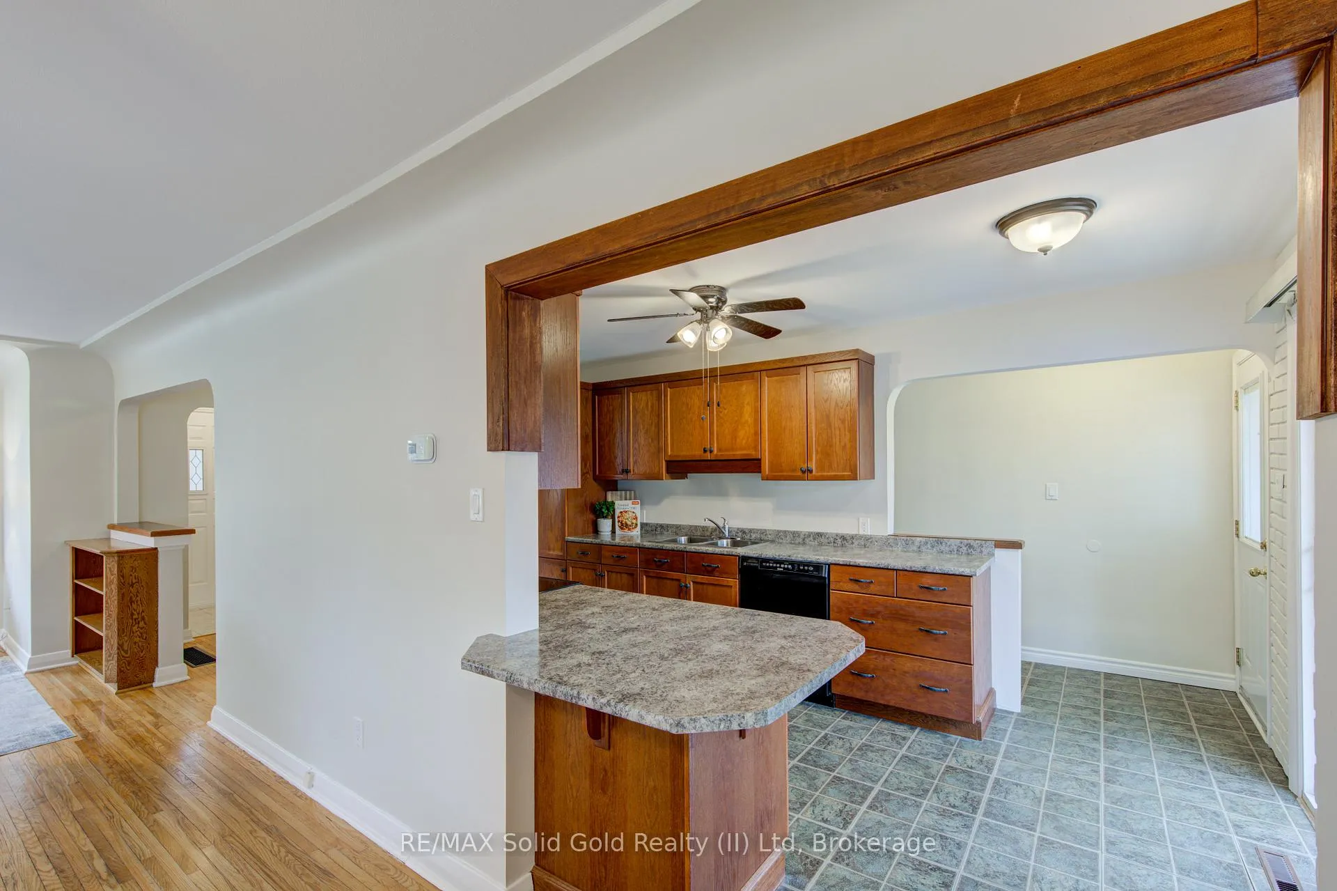 Photo 8 of 133 Glastonbury Crescent, Stratford — HOMEH