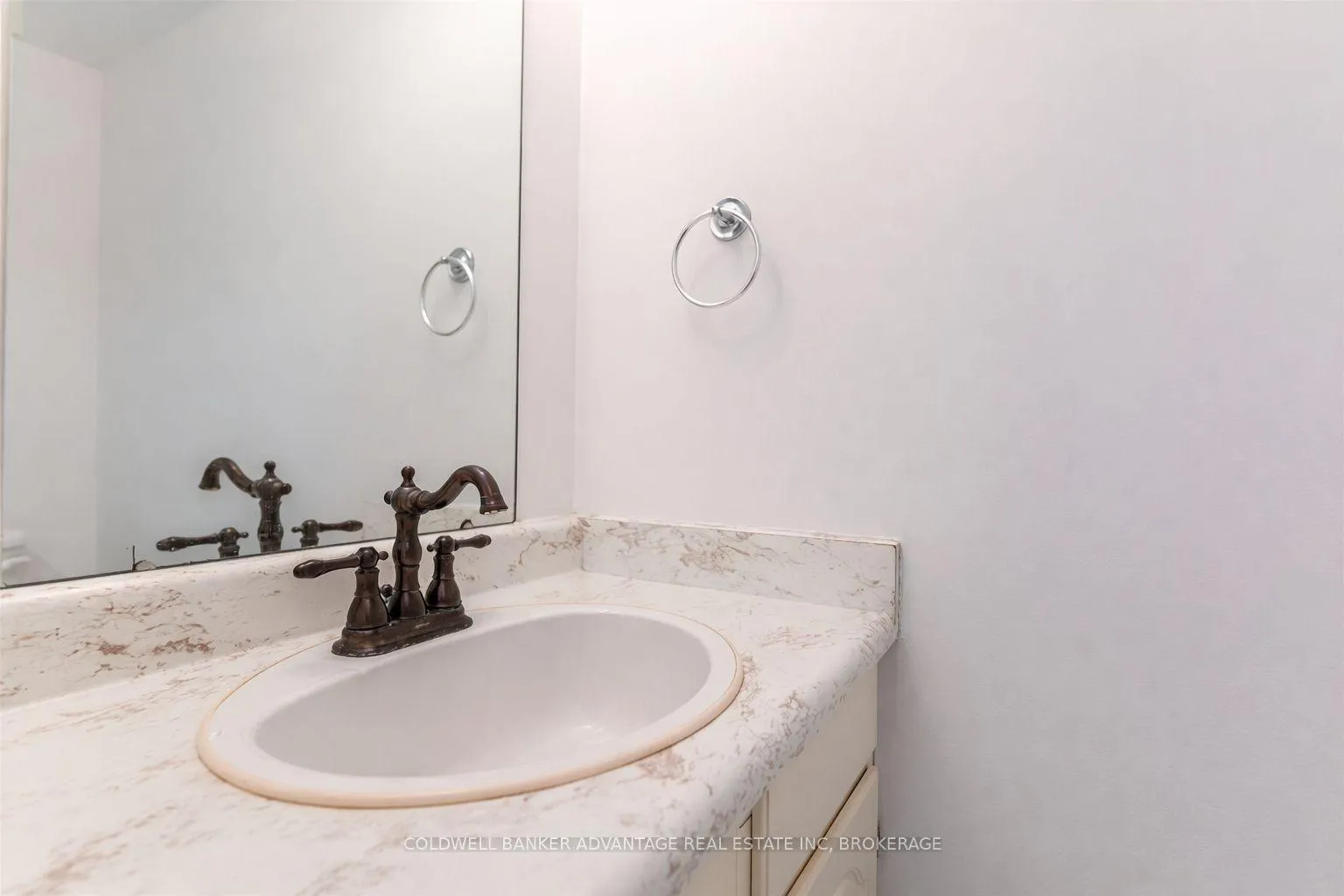 Photo 9 of 5815 Swayze Drive, Niagara Falls, Church's Lane — HOMEH