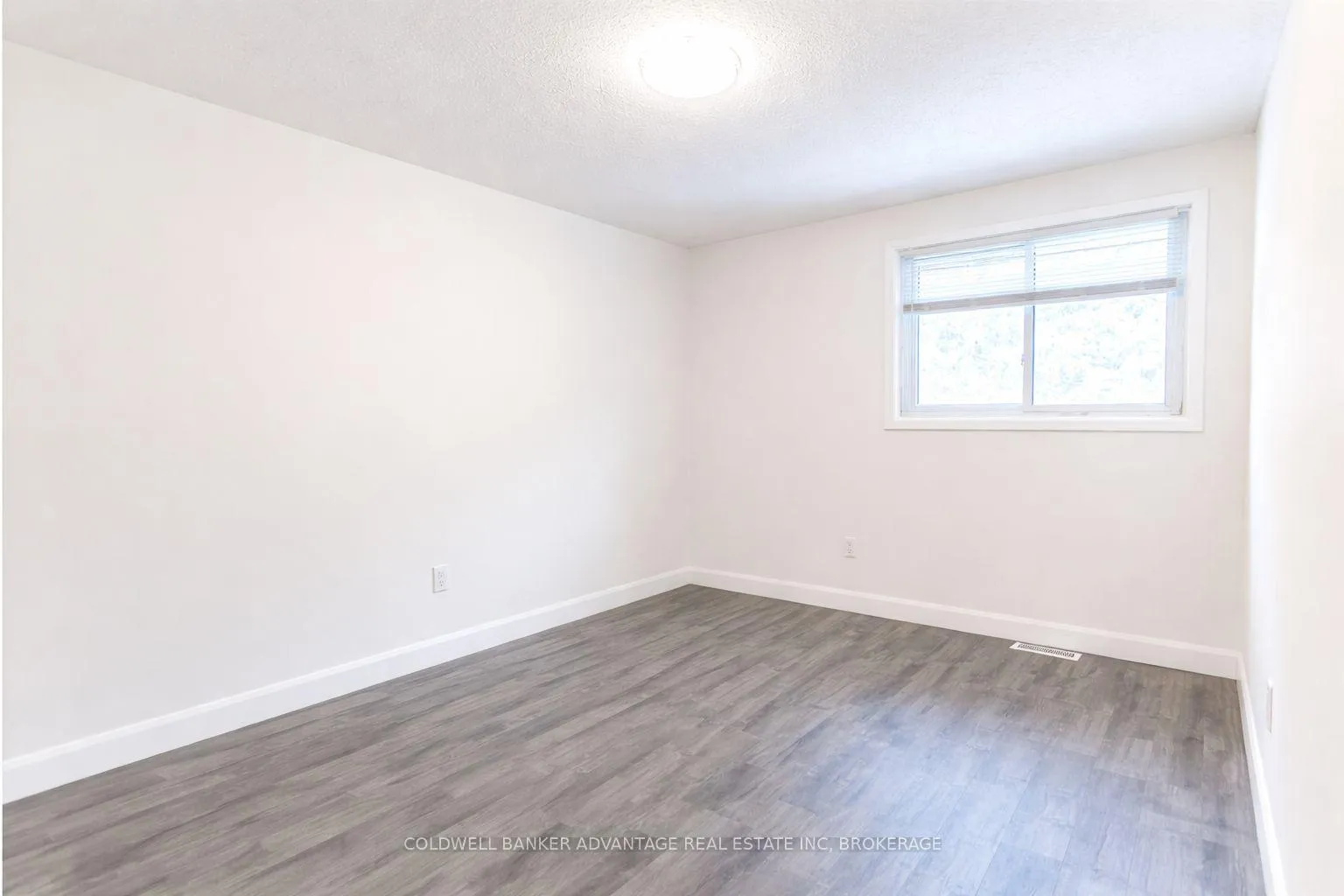 Photo 12 of 5815 Swayze Drive, Niagara Falls, Church's Lane — HOMEH