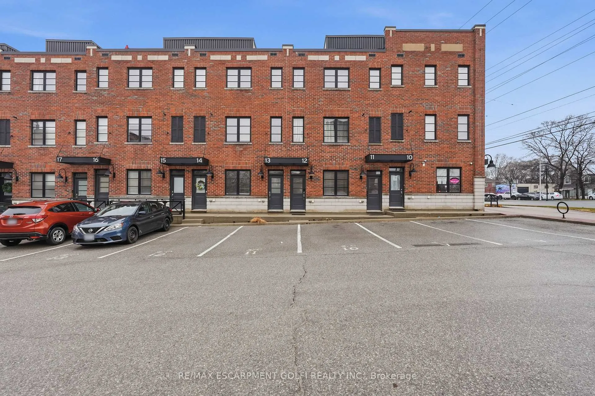 Photo 2 of Unit 12, 70 Plains Road W, Burlington, Bayview — HOMEH