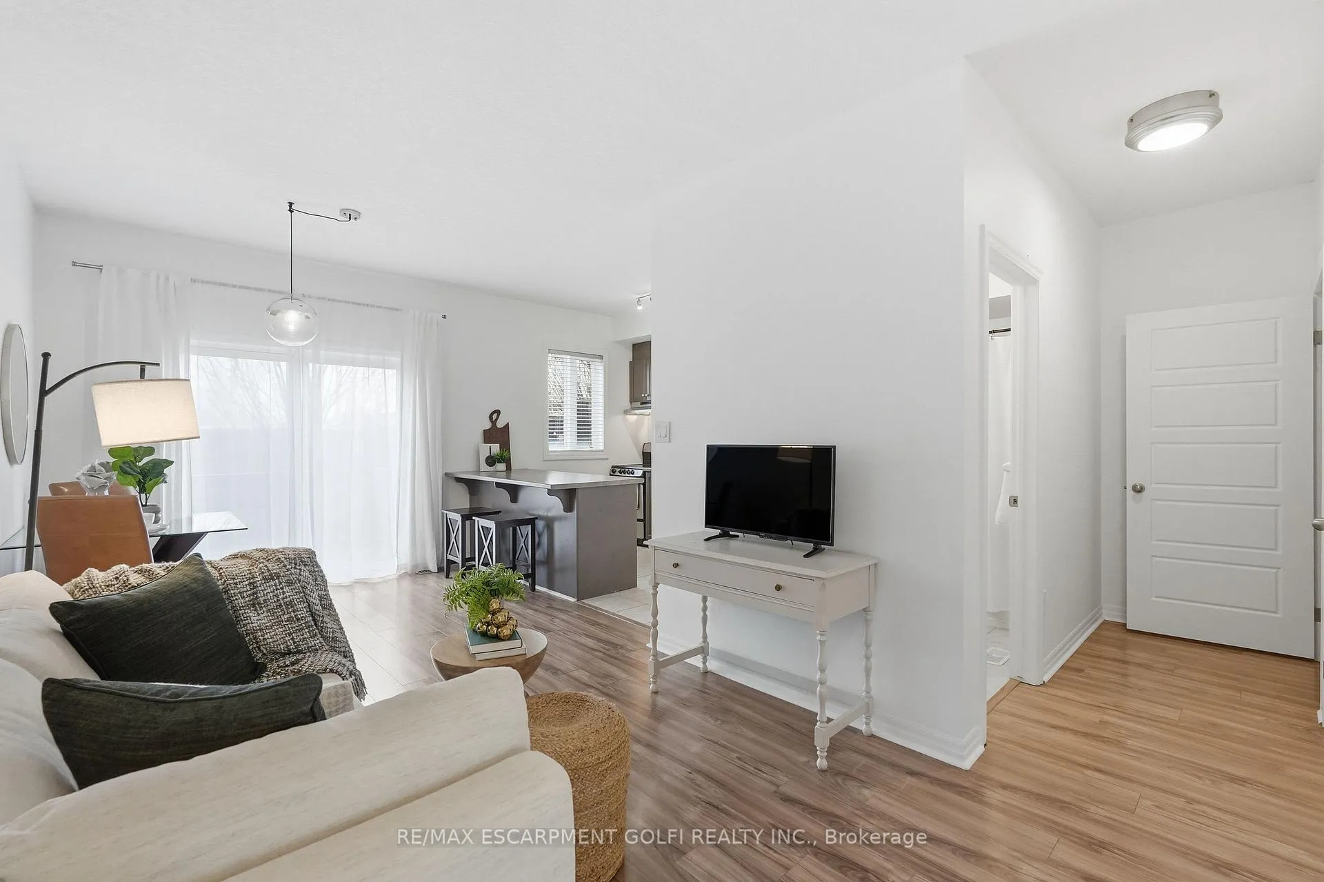 Photo 4 of Unit 12, 70 Plains Road W, Burlington, Bayview — HOMEH
