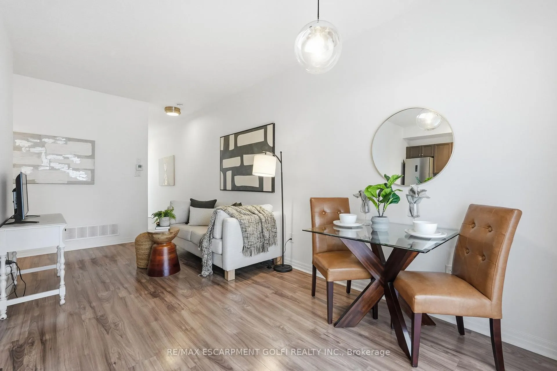 Photo 5 of Unit 12, 70 Plains Road W, Burlington, Bayview — HOMEH