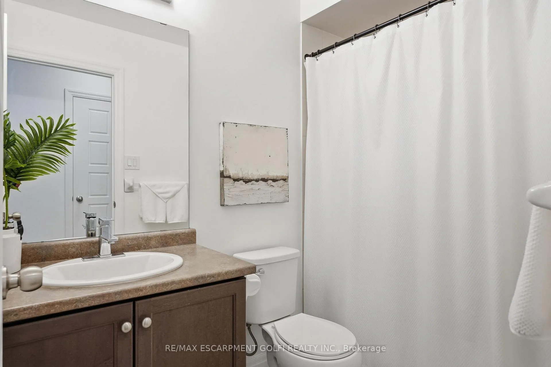 Photo 11 of Unit 12, 70 Plains Road W, Burlington, Bayview — HOMEH