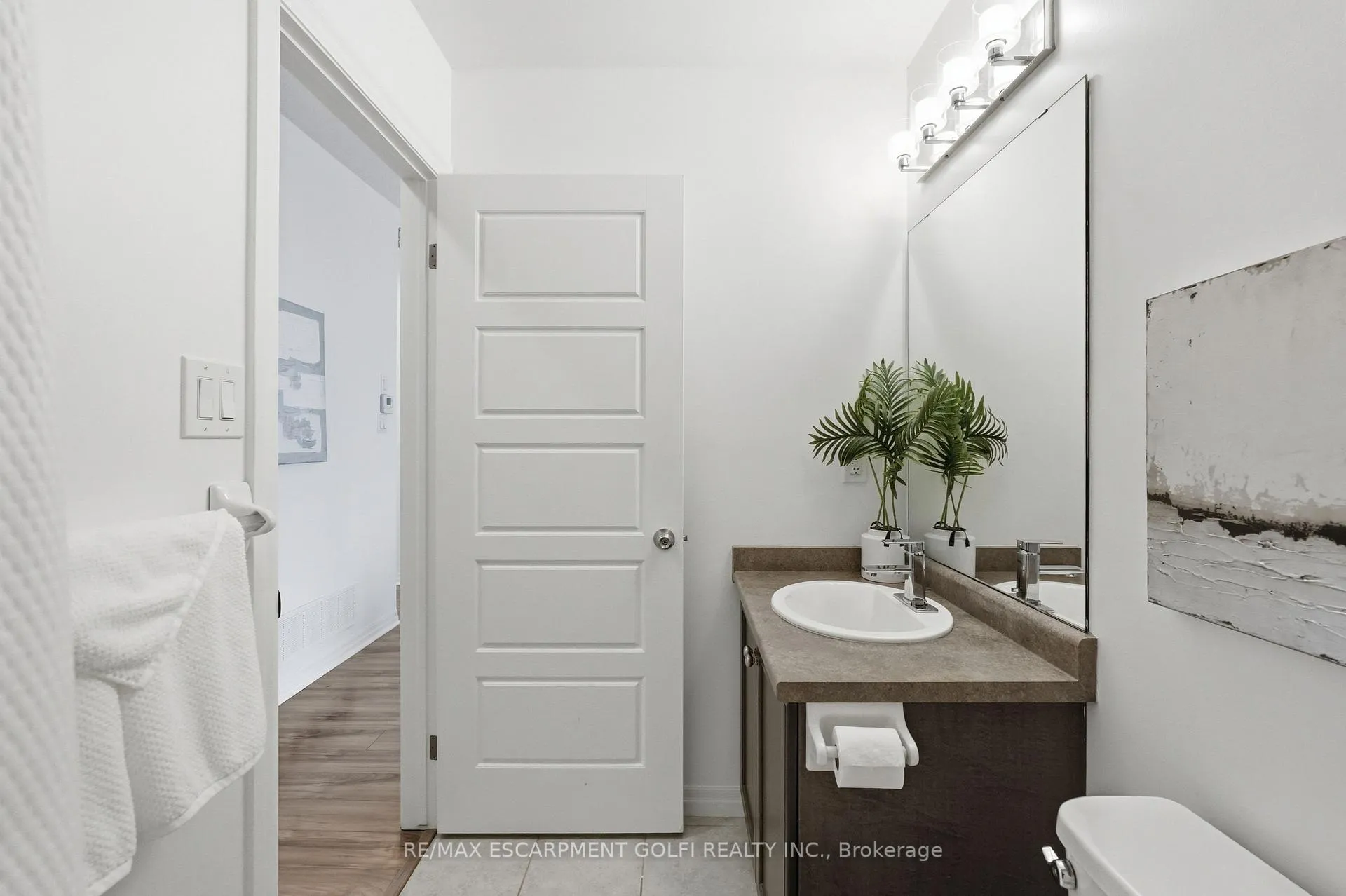 Photo 12 of Unit 12, 70 Plains Road W, Burlington, Bayview — HOMEH