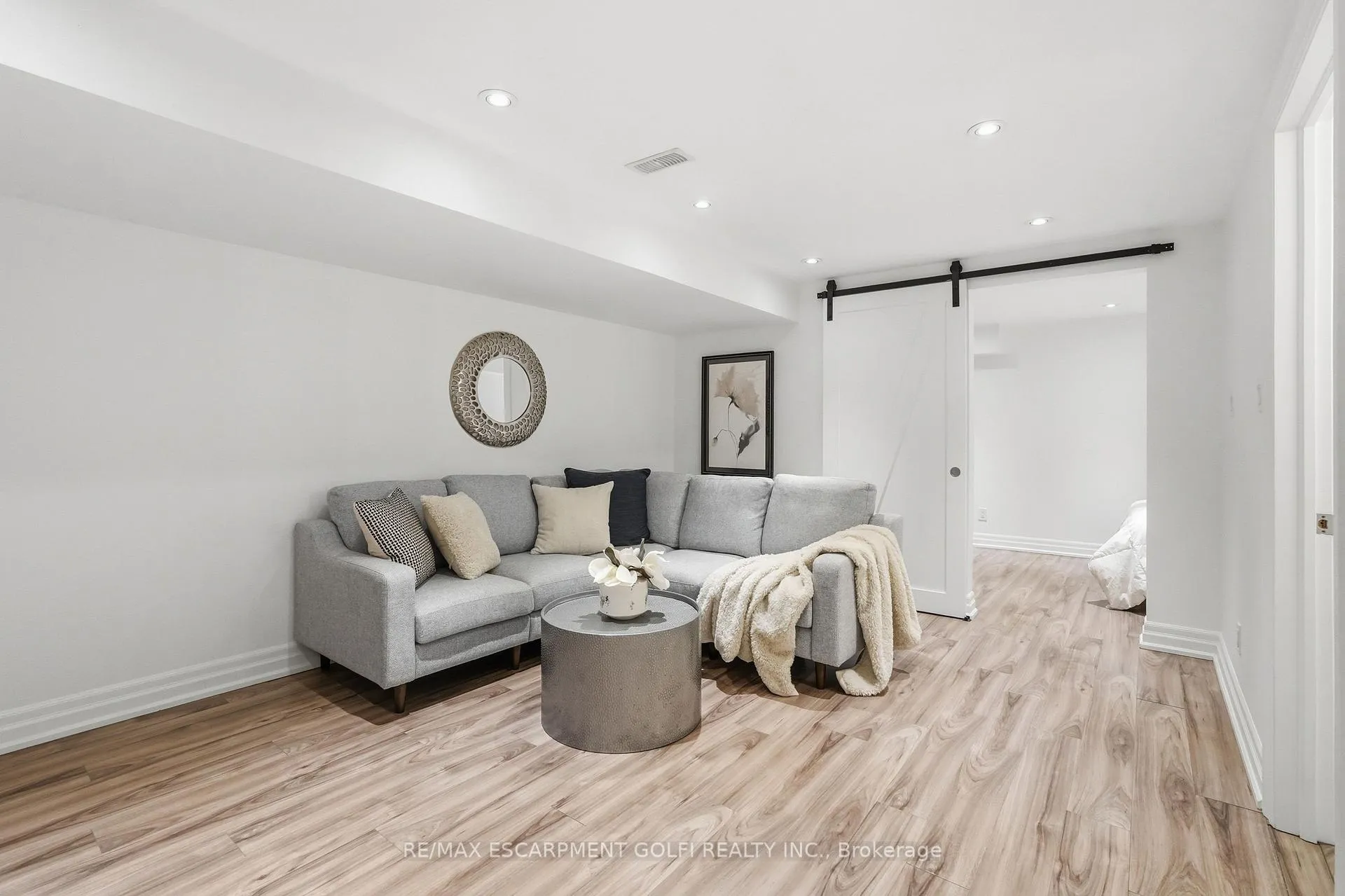 Photo 13 of Unit 12, 70 Plains Road W, Burlington, Bayview — HOMEH