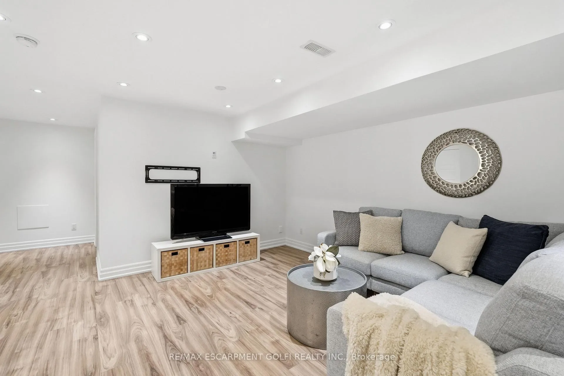 Photo 14 of Unit 12, 70 Plains Road W, Burlington, Bayview — HOMEH