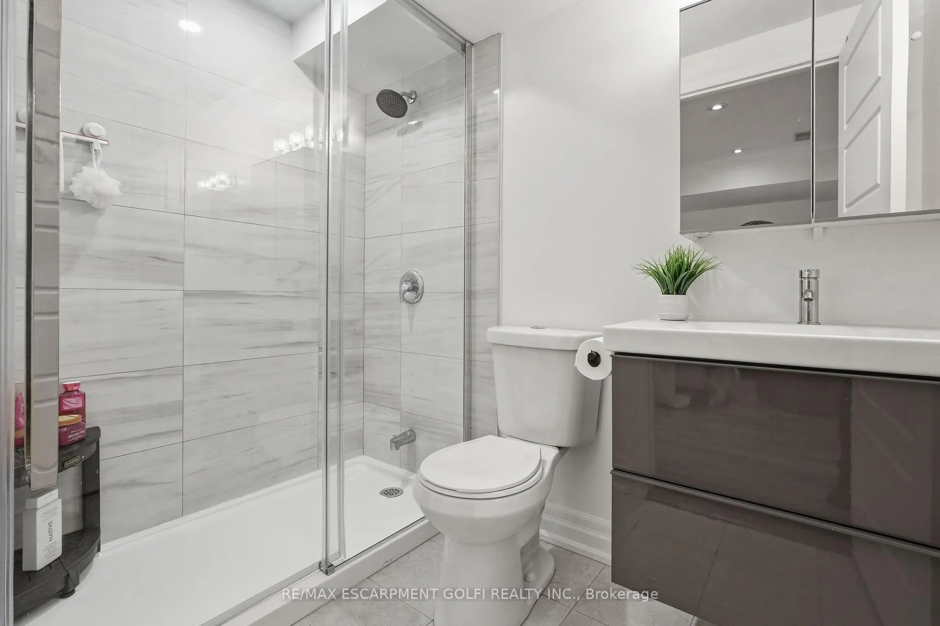 Photo 17 of Unit 12, 70 Plains Road W, Burlington, Bayview — HOMEH