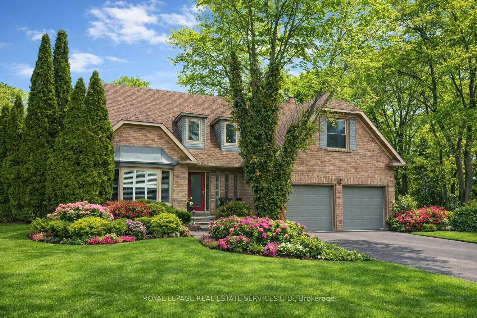 Front of 1100 Oakery Woods Place