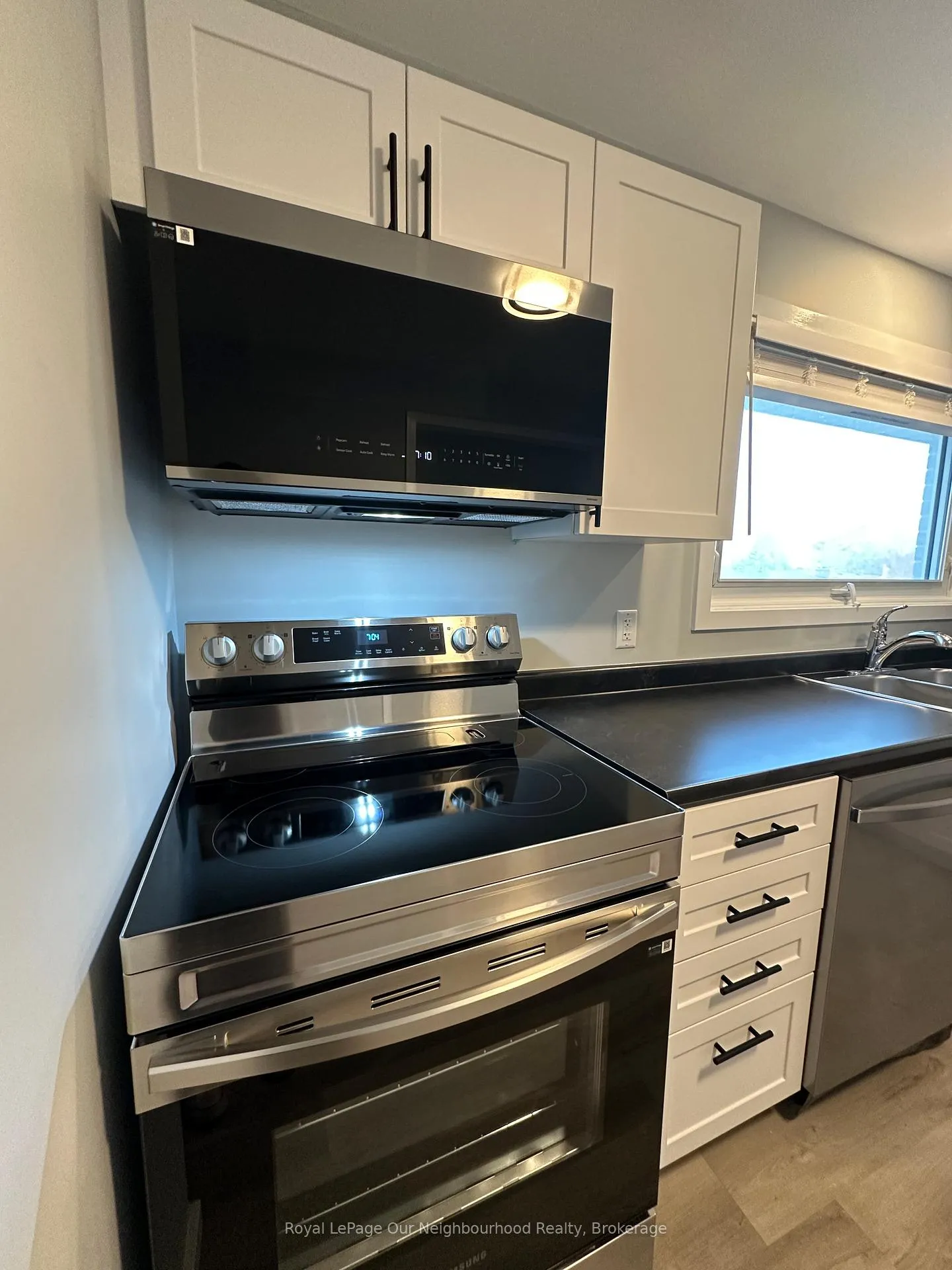 Photo 11 of Unit 1, 1382 Leighton Road N, Peterborough, Northcrest Ward 5 — HOMEH
