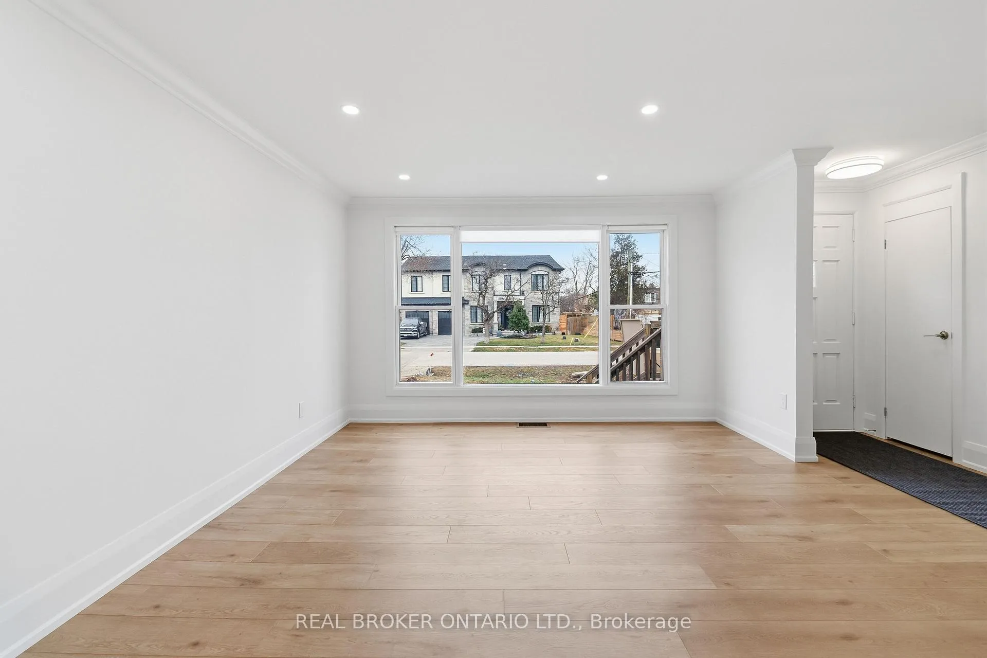 Photo 1 of 1020 Kent Avenue, Oakville, College Park — HOMEH