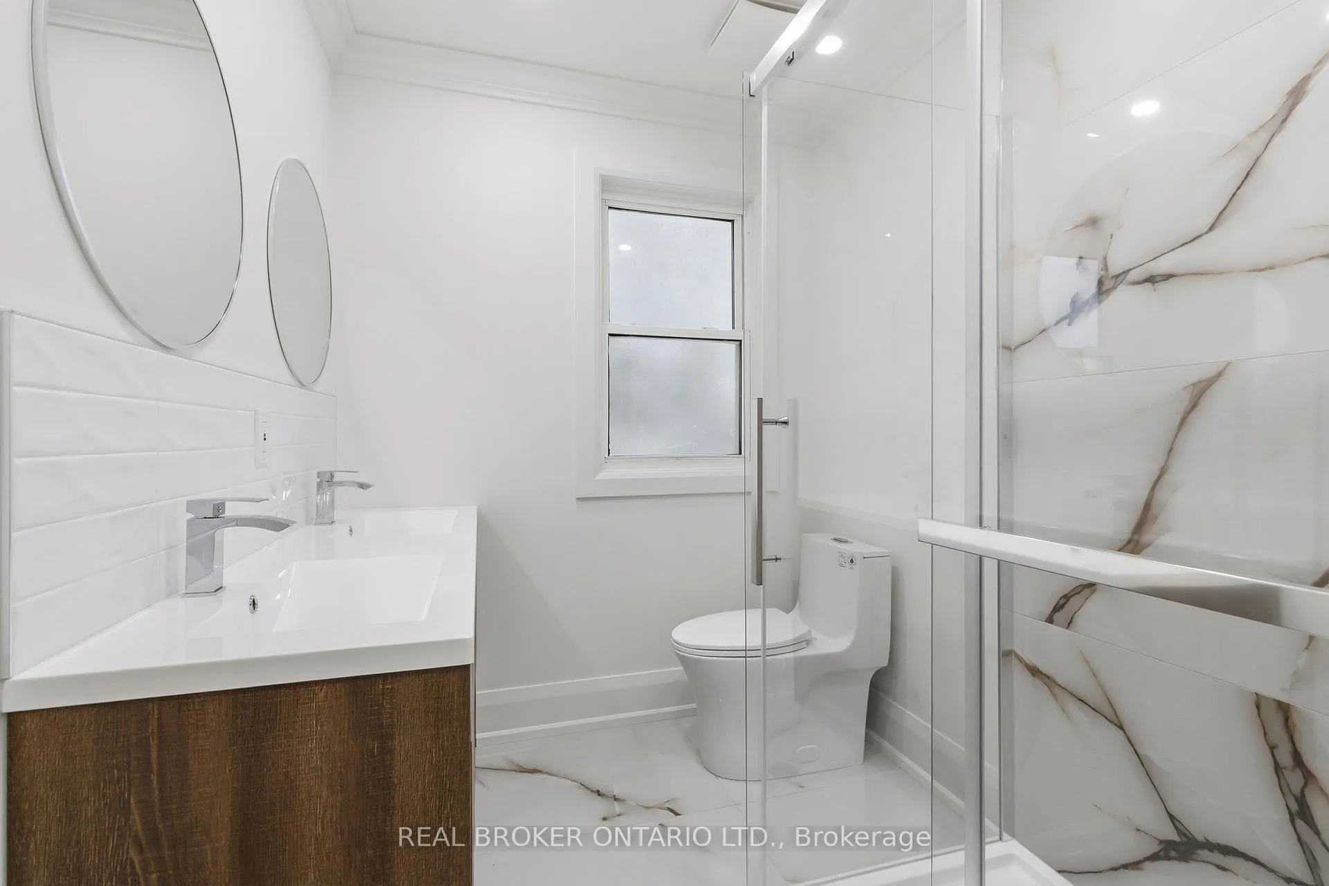 Photo 5 of 1020 Kent Avenue, Oakville, College Park — HOMEH
