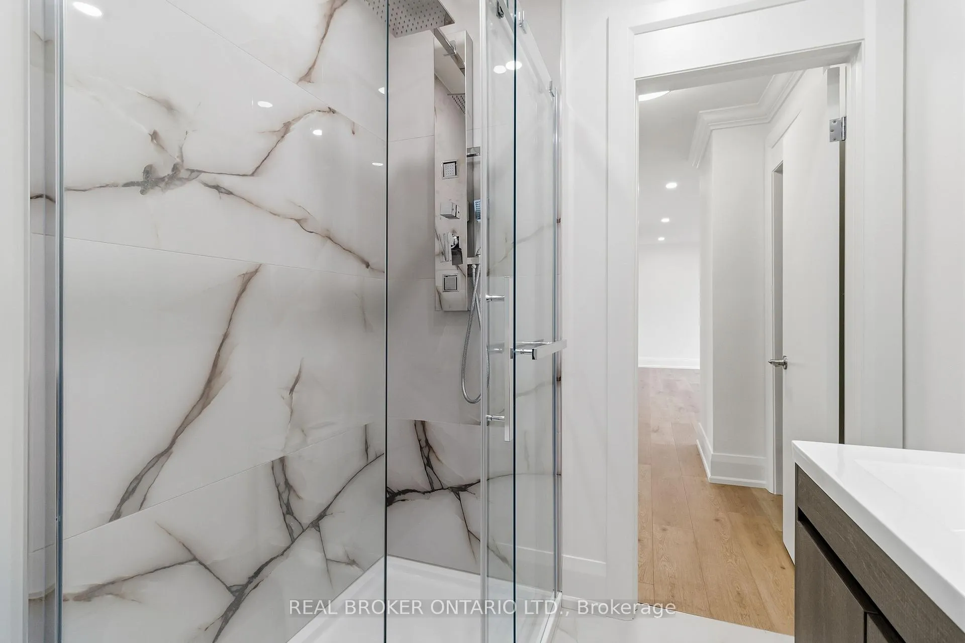 Photo 16 of 1020 Kent Avenue, Oakville, College Park — HOMEH