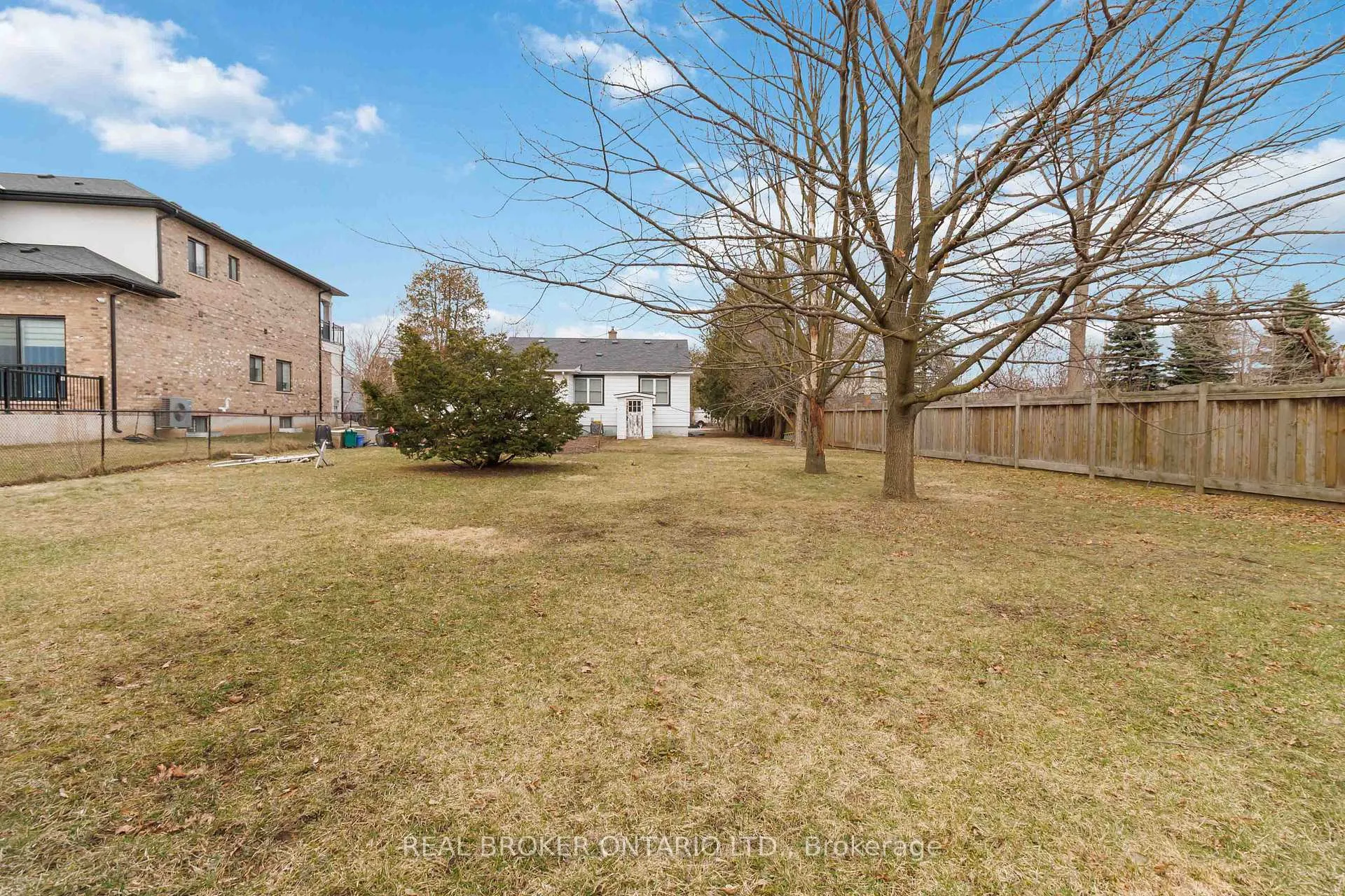Photo 21 of 1020 Kent Avenue, Oakville, College Park — HOMEH