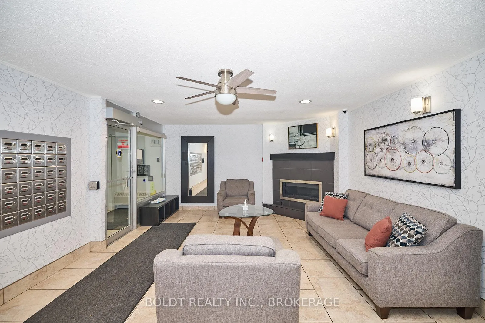 Photo 3 of Unit 219, 198 Scott Street, St. Catharines, Fairview — HOMEH