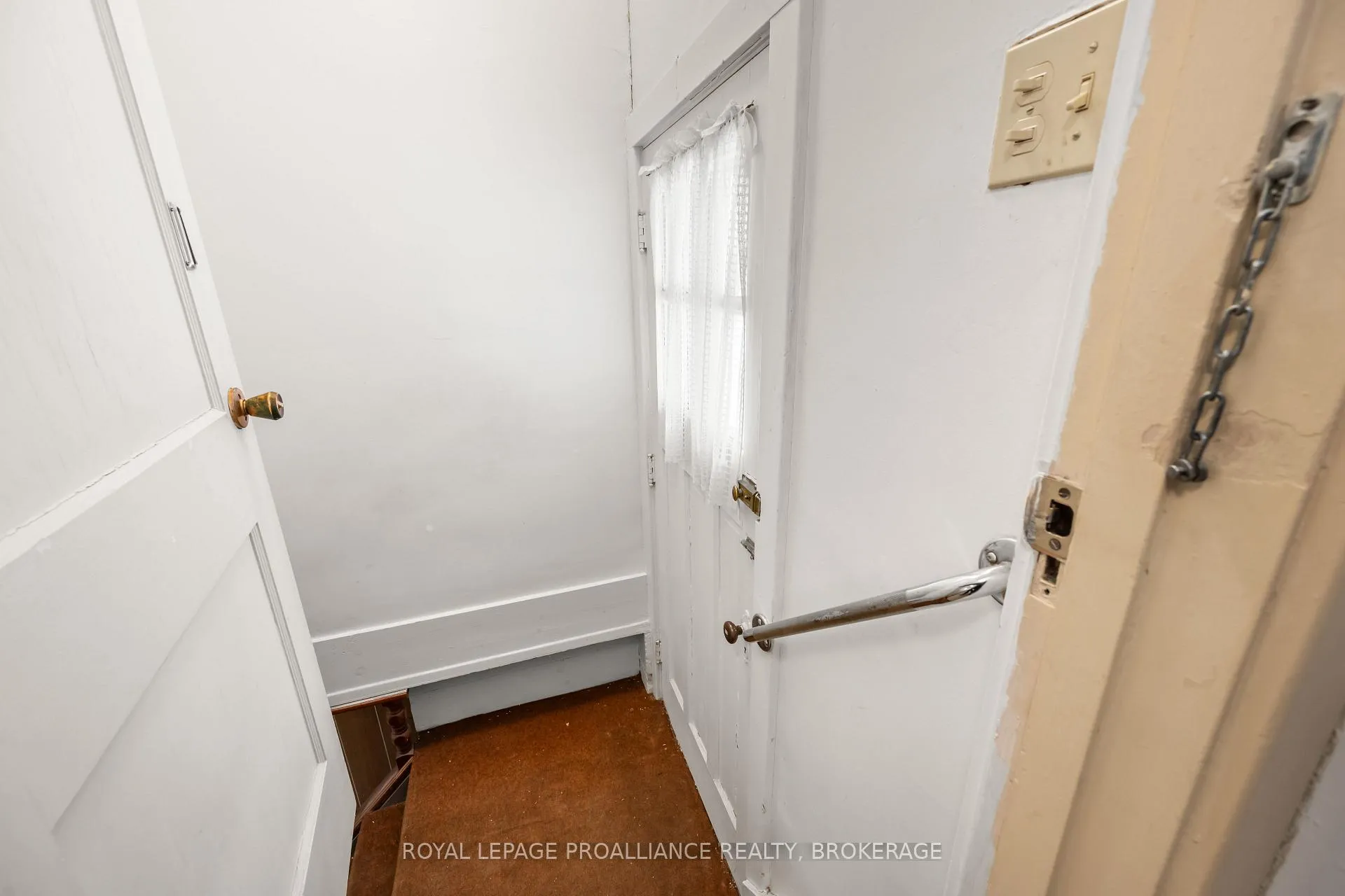 Photo 8 of 31 Toronto Street, Kingston, Central City East — HOMEH