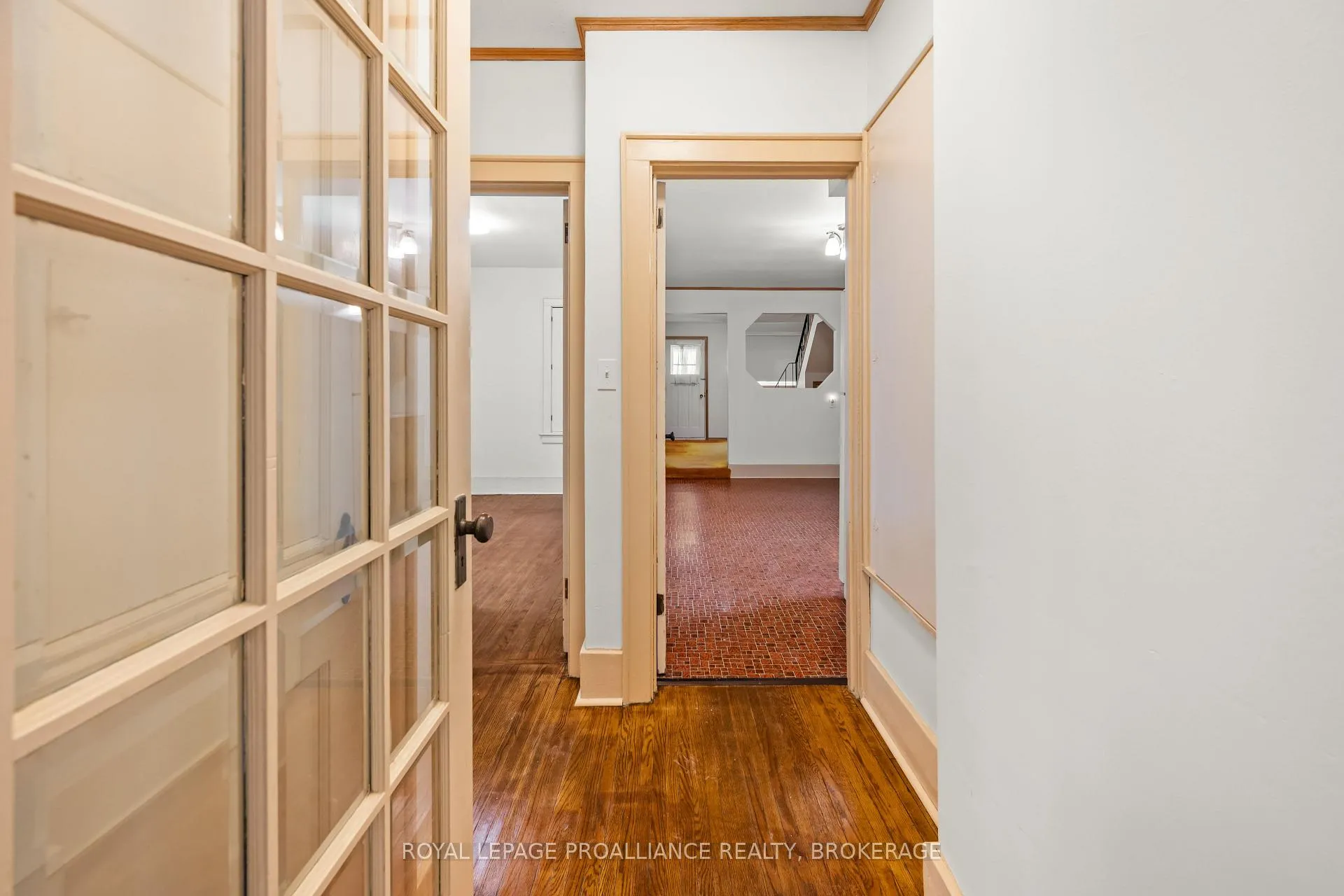 Photo 9 of 31 Toronto Street, Kingston, Central City East — HOMEH