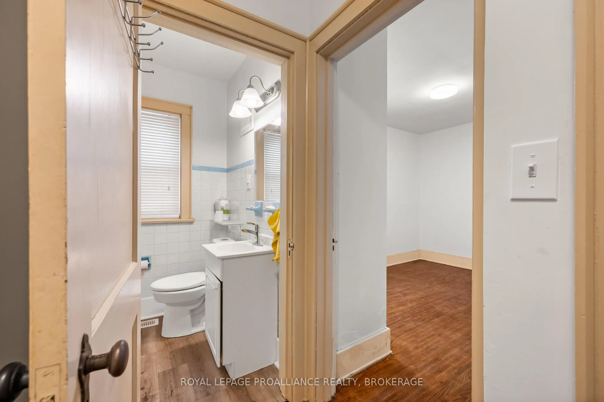 Photo 11 of 31 Toronto Street, Kingston, Central City East — HOMEH