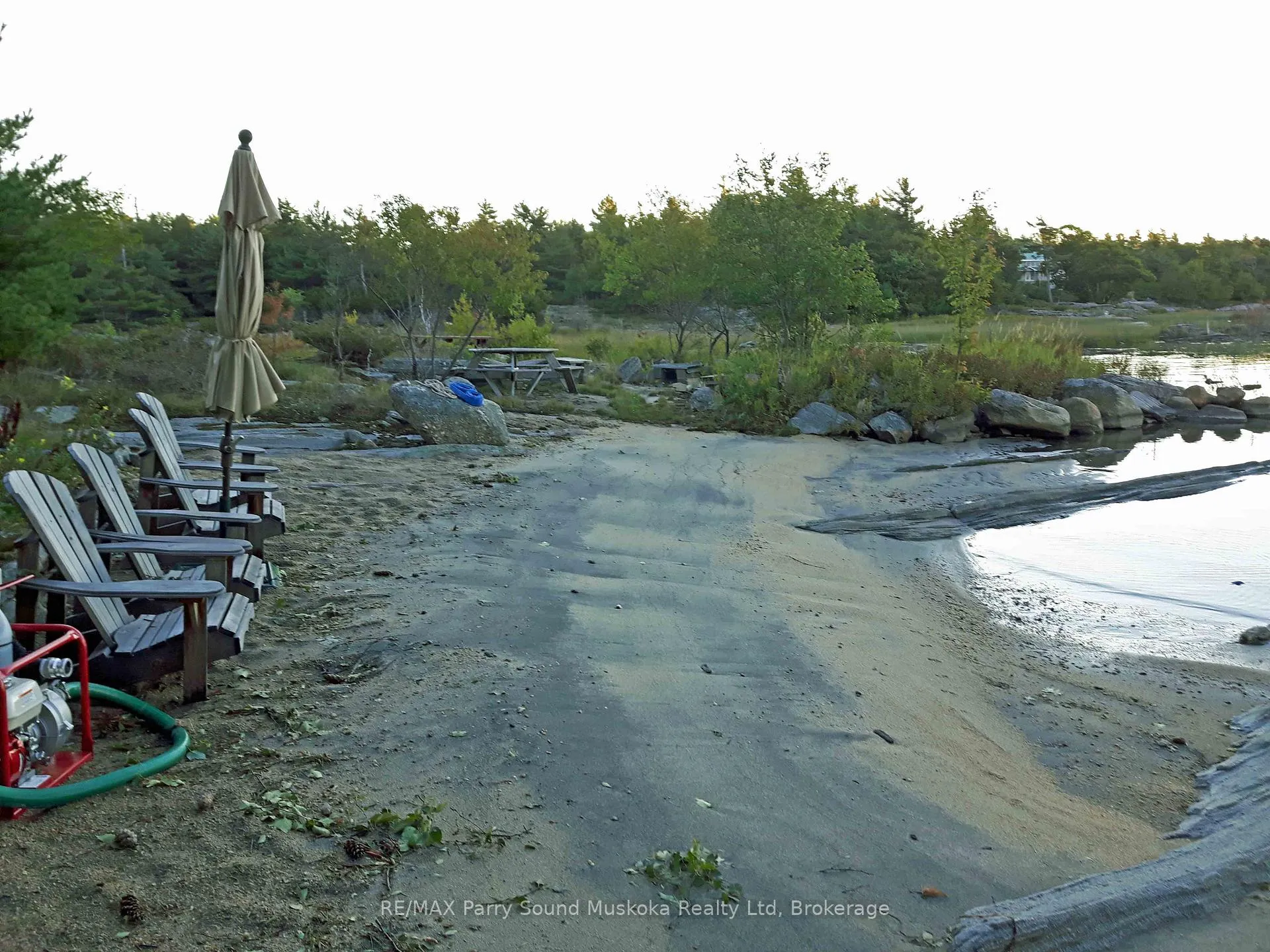 Photo 10 of 13 Janet Lane, Carling — HOMEH